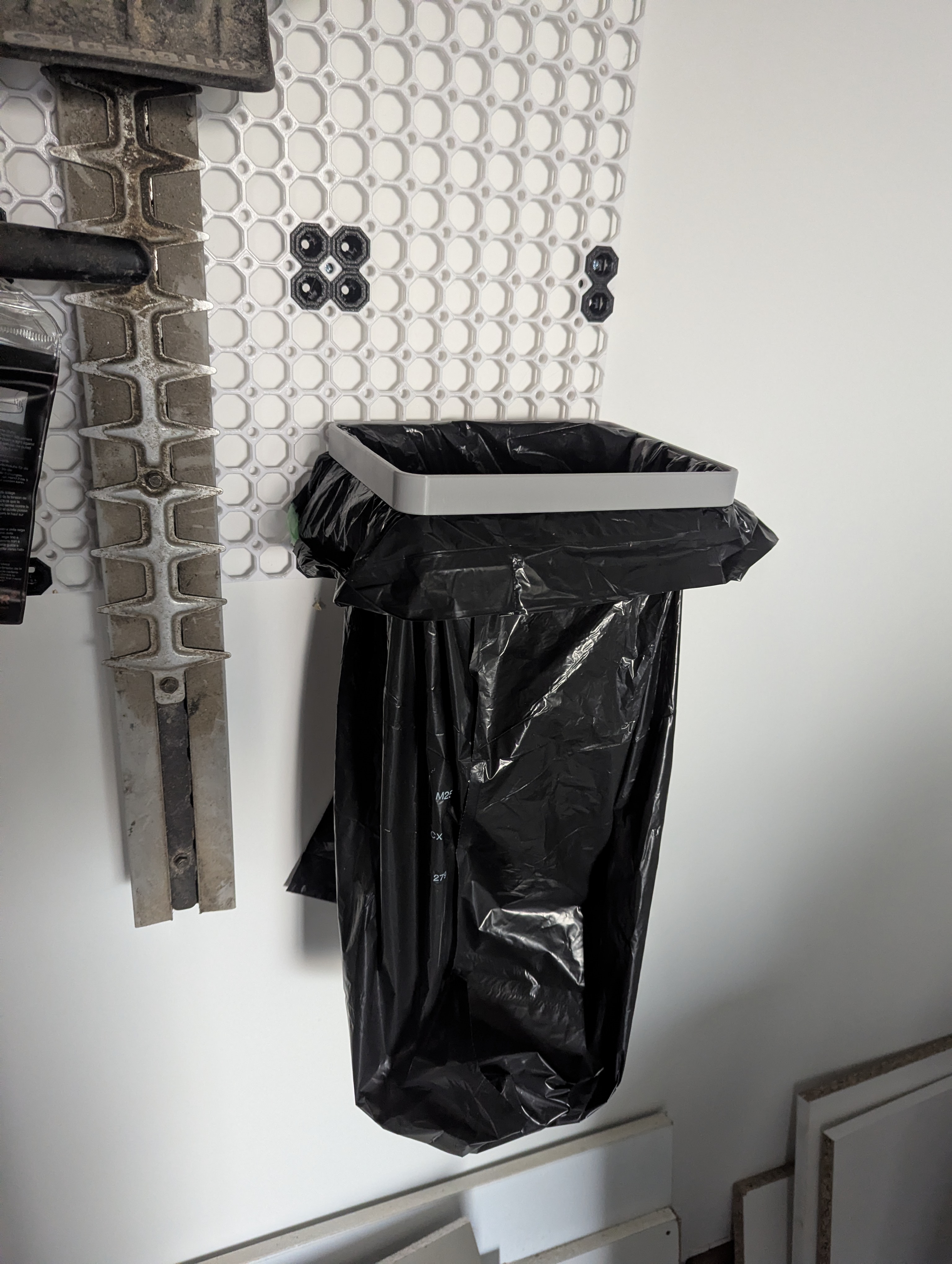 Kitchen Trash Bag Holder - Multibuild (Multiboard) 3D model