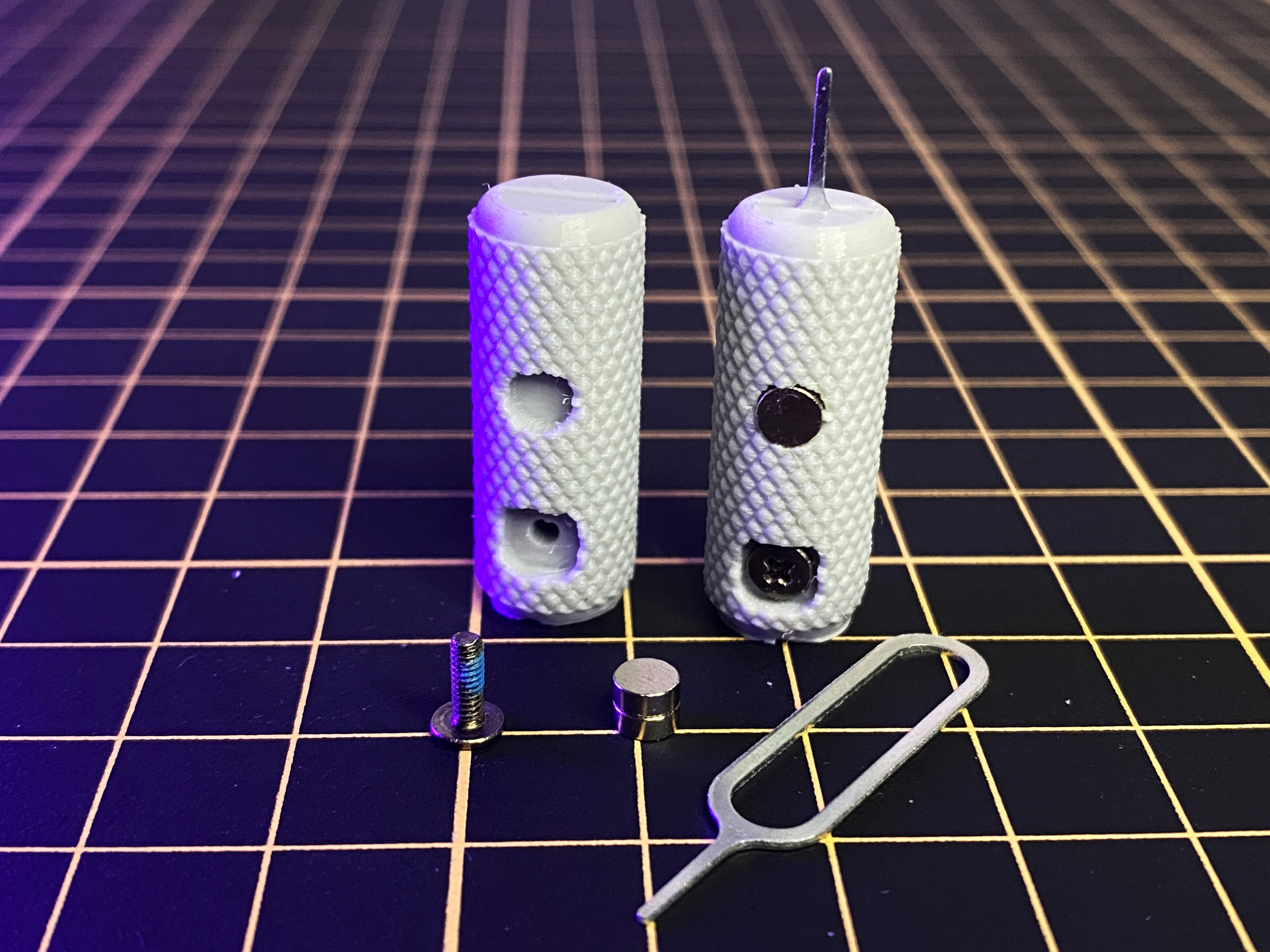 GRIP SIM EJECTOR WITH MAGNETS