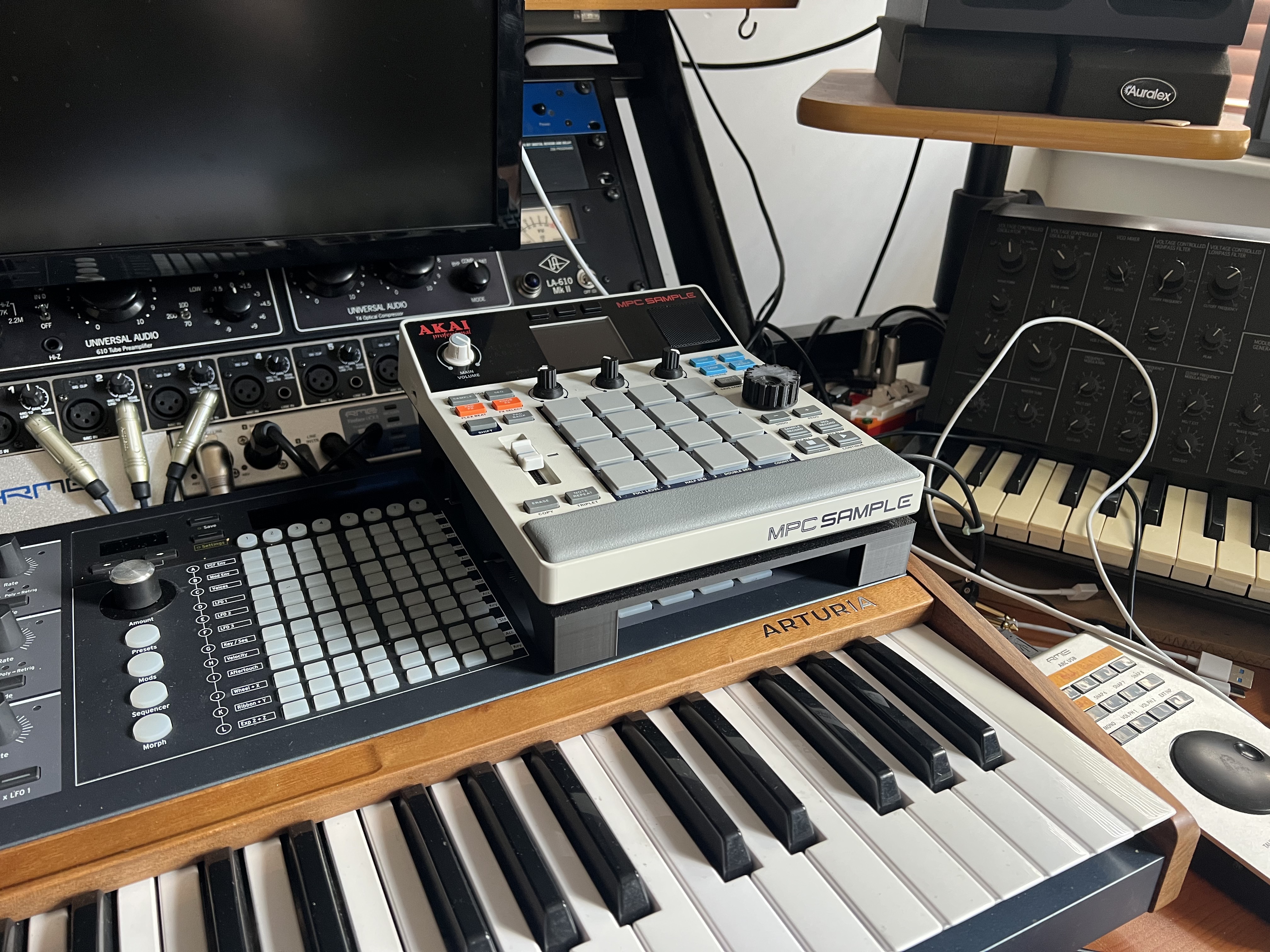 MPC Sample Stand for Arturia Polybrute