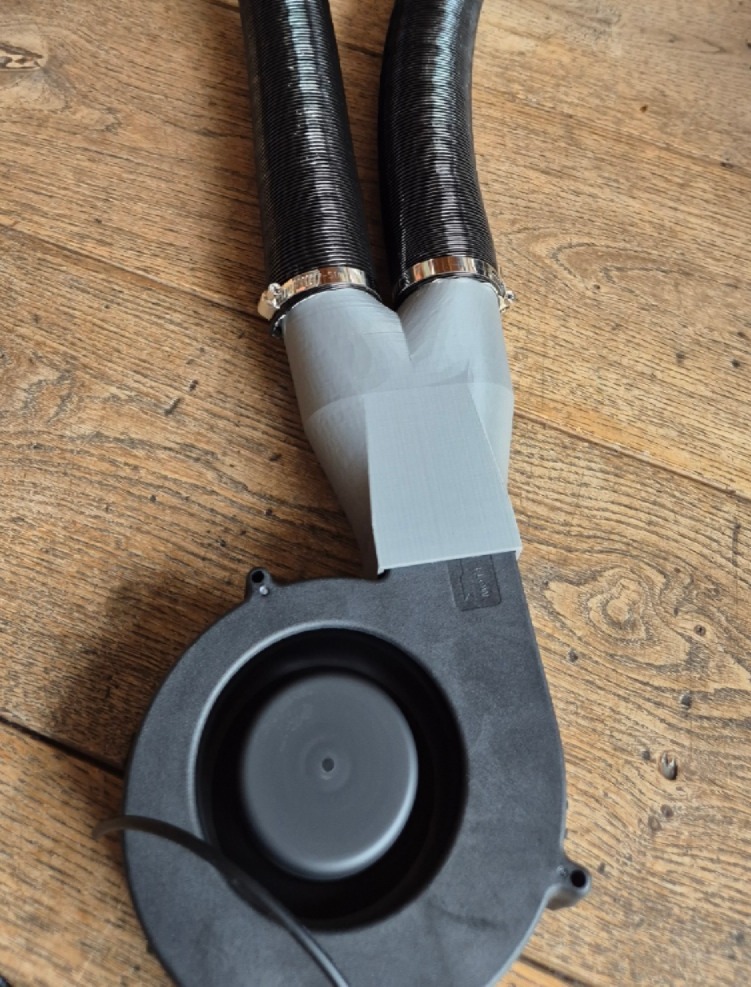 Y-Splitter Adapter for Radial Fan (40 mm x 46 mm) 42mm Outlets