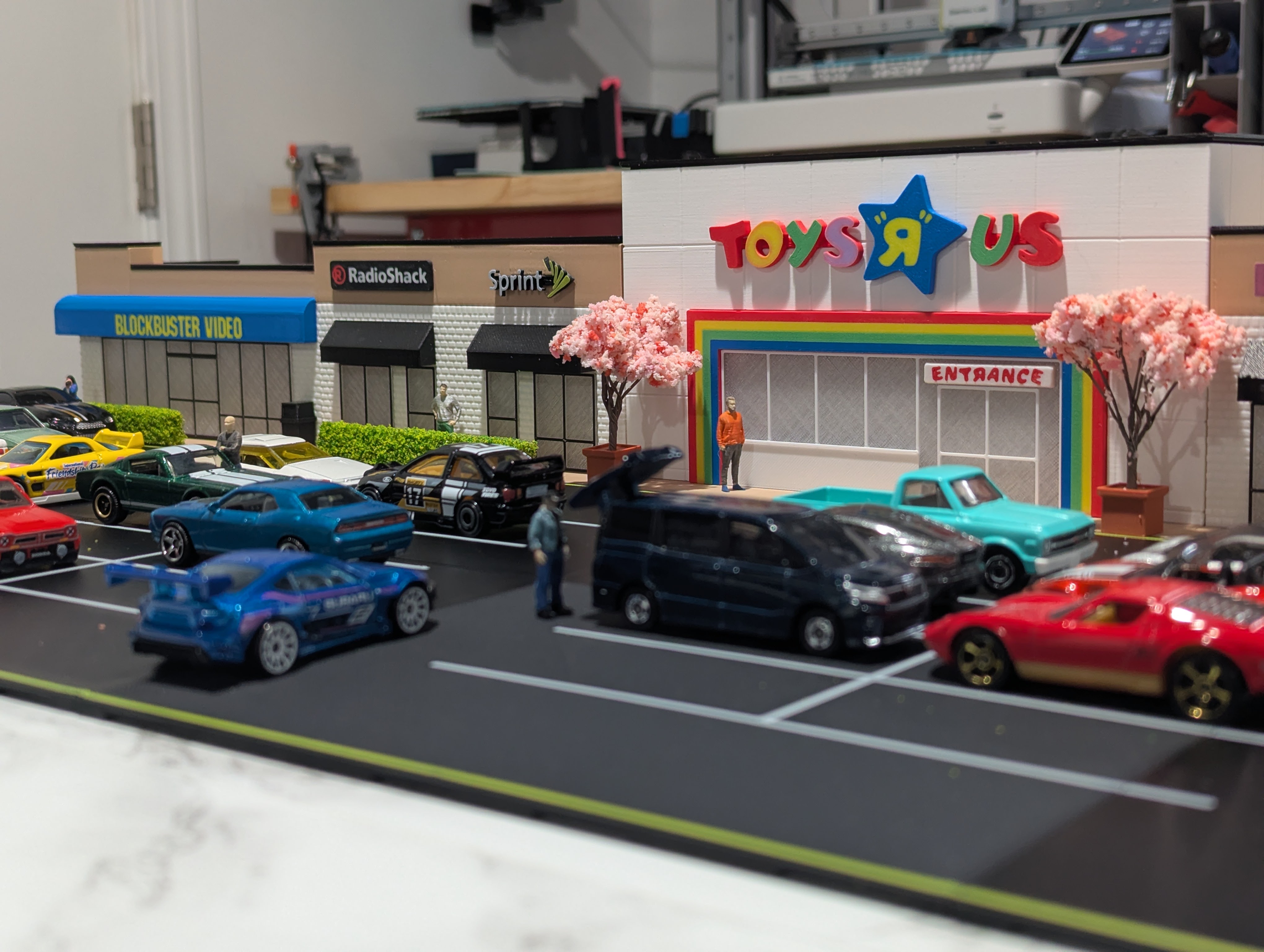 Toys R Us Model Set - 1:64 Scale Diorama — thumbnail 11