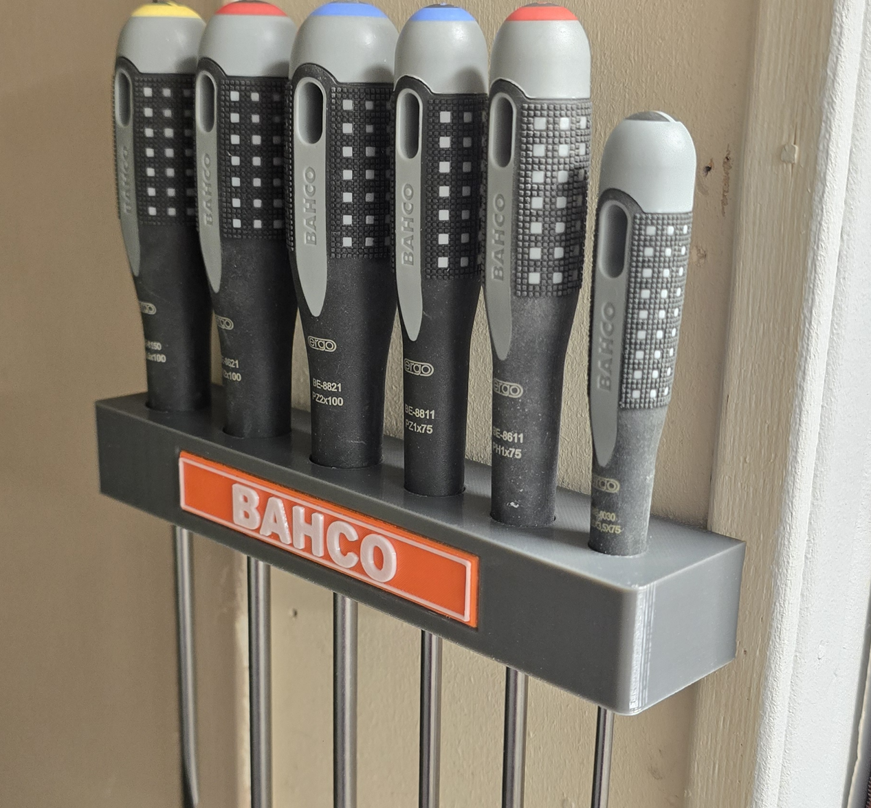 Bahco BE-9886 Wall Mount Screwdriver Holder + Logo Badge