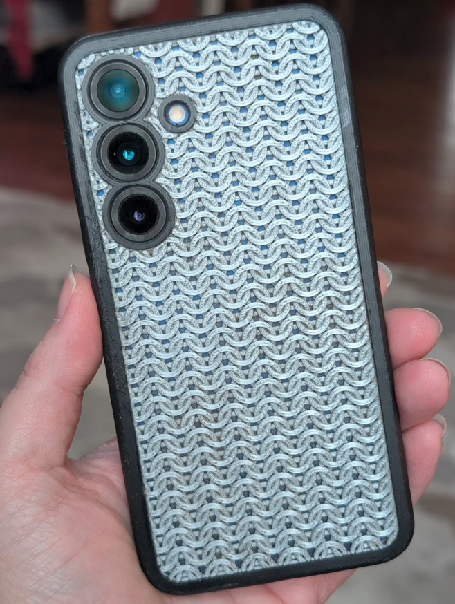 Samsung Galaxy S25 Phone Case w/ Chain Mail