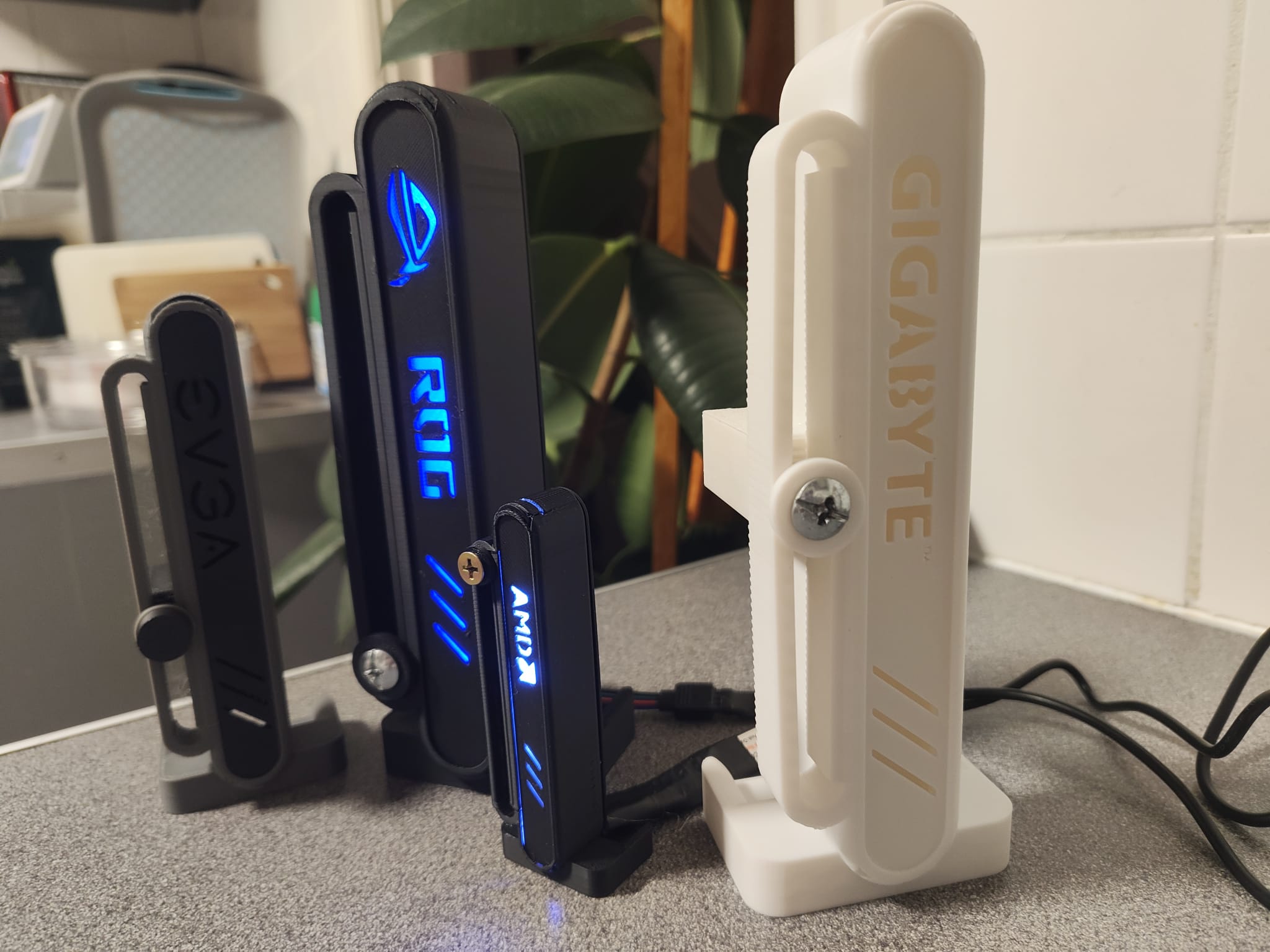 SagLock RGB – Adjustable Anti-Sag GPU Support
