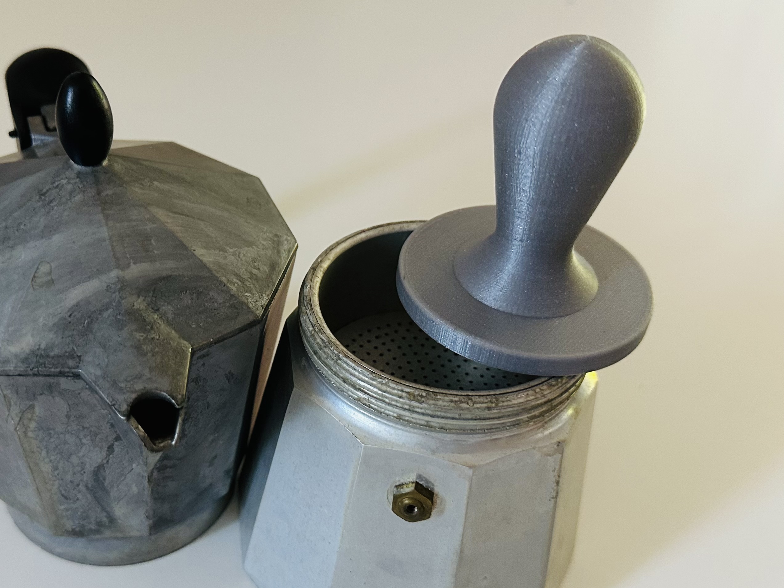 Tamper for classic Bialetti Moka Pots
