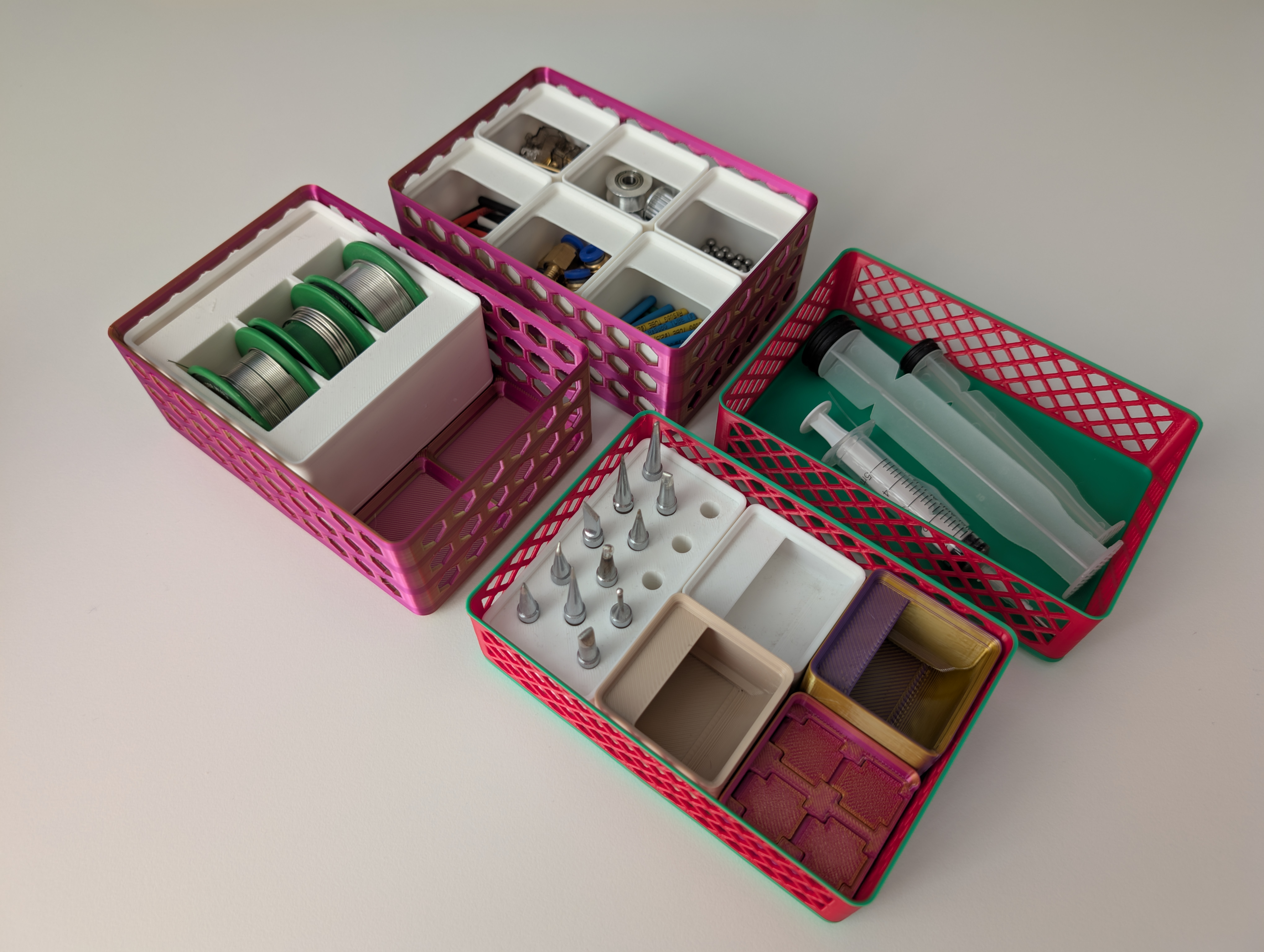 Miniatura 7 do modelo 3D Stackable gridfinity storage basket [PARAMETRIC]