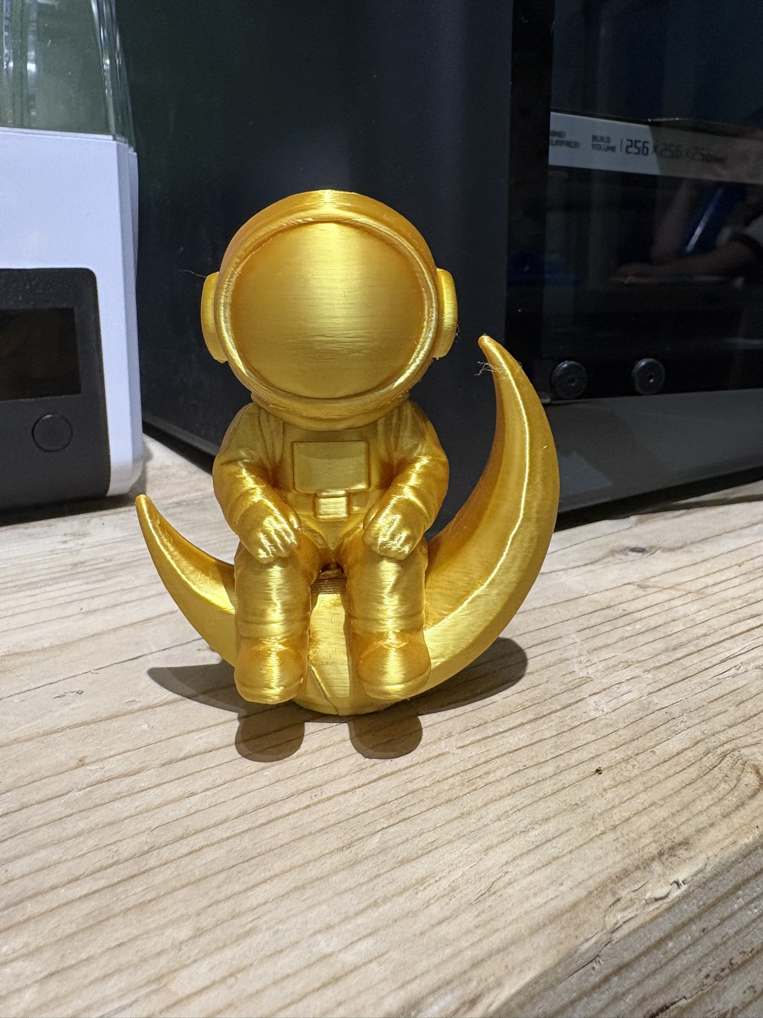 Spaceman sat on moon — thumbnail 2