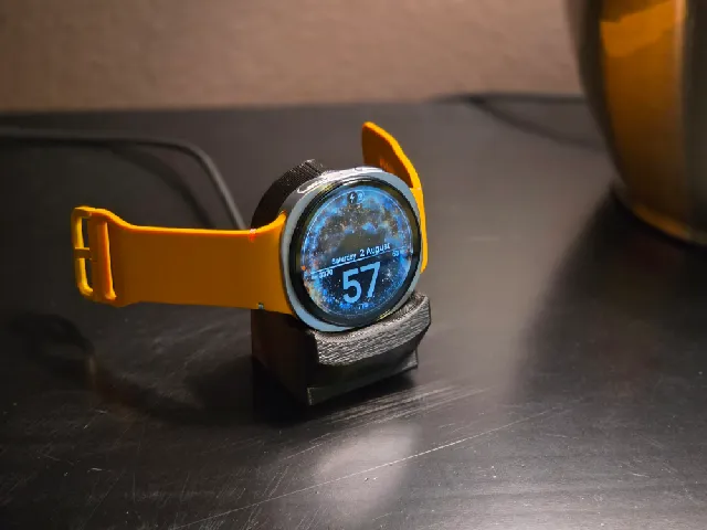 Galaxy Watch 8 Dock and Display (40, 44, Classic, Ultra)