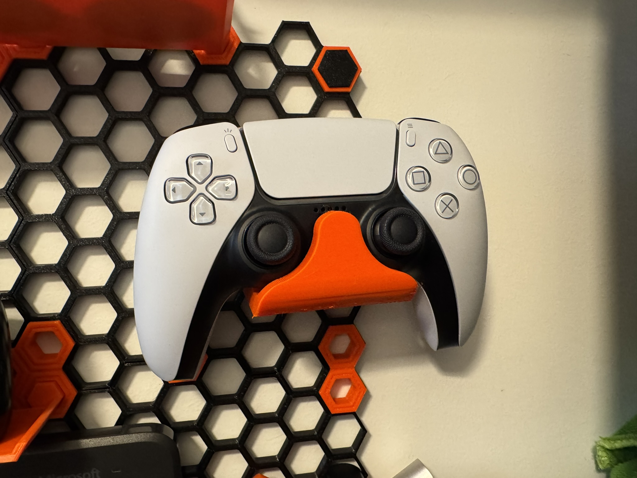 PS5 Dualsense Wall Hanger