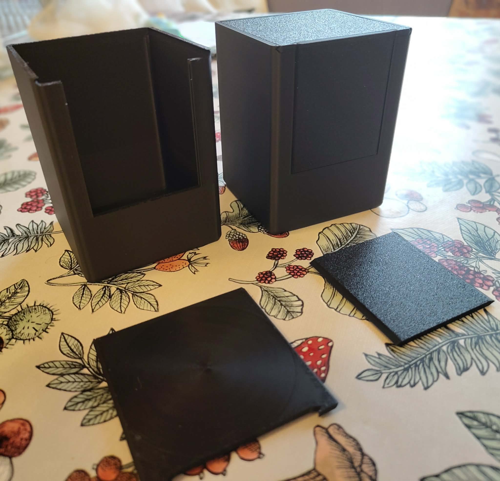 Miniatura 2 do modelo 3D Simple Deckbox - 100 cards (Commander size)