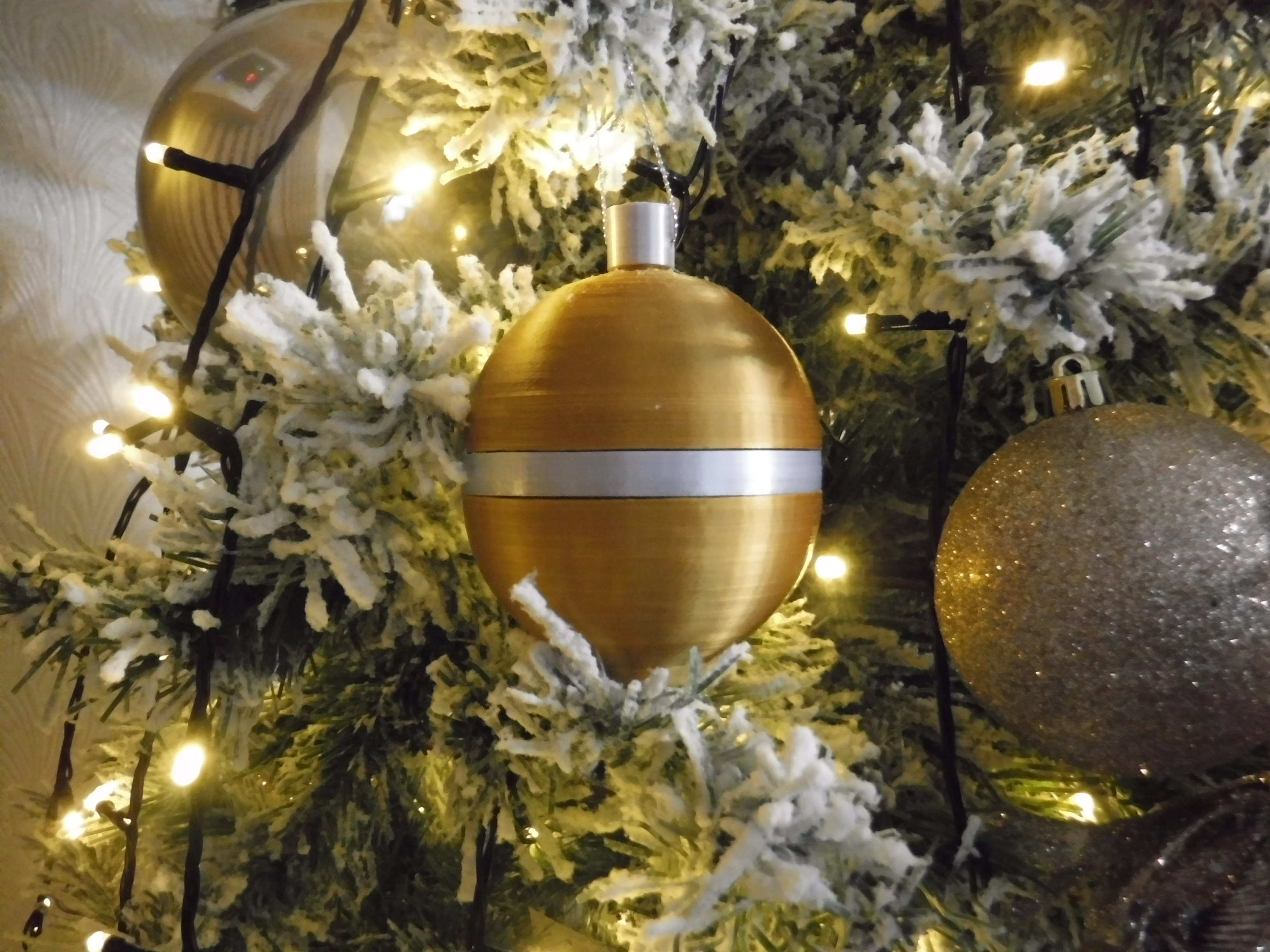 Presentation Bauble with light