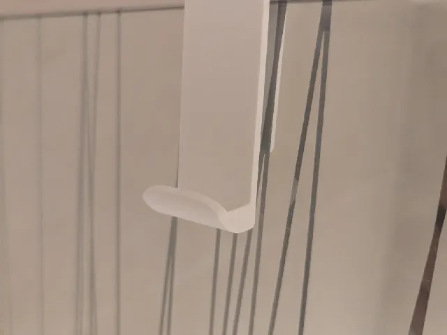 Simple shower hook larger with edges
