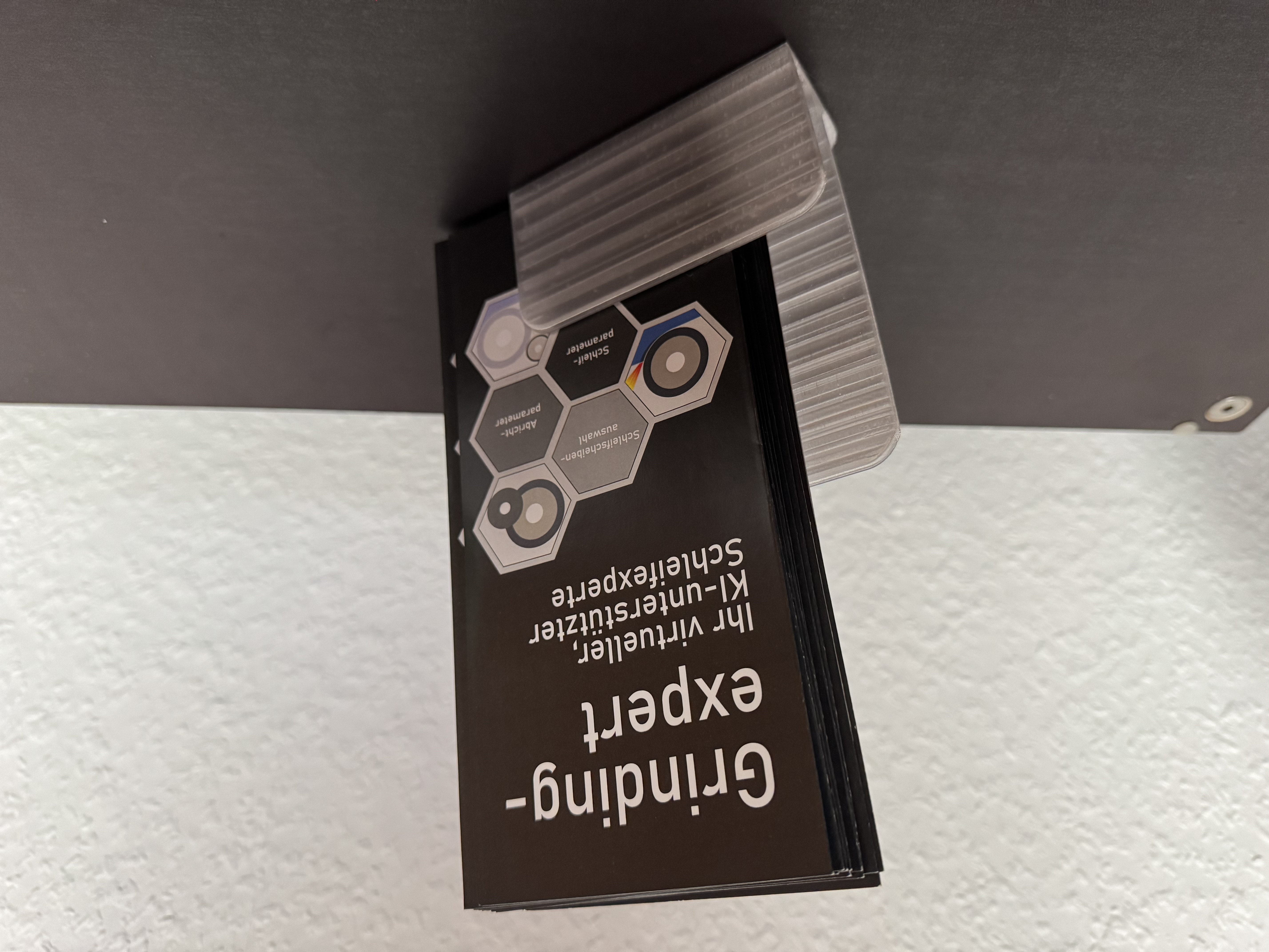Simple Flyer Stand - Einfacher Flyer-Ständer - simple to print