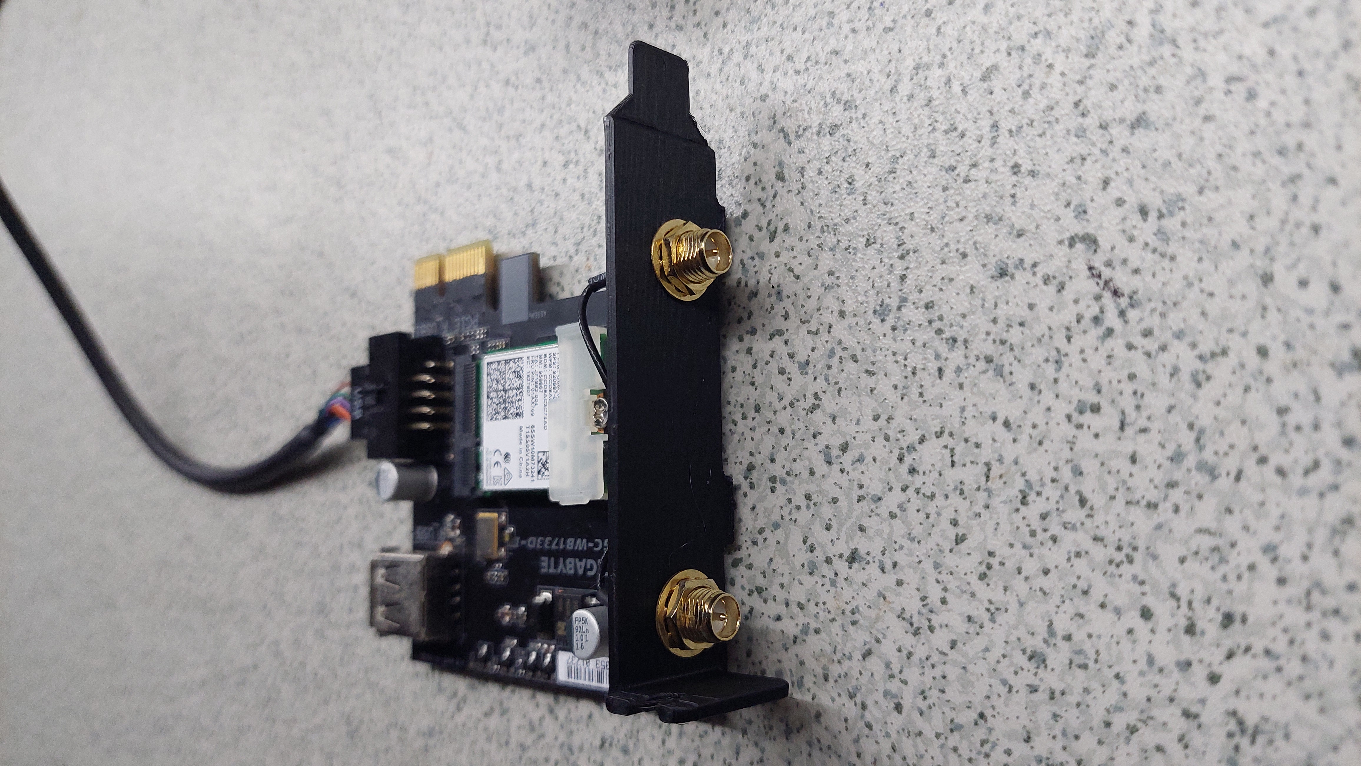 Gigabyte GC-WB1733D-I Low Profile PCIe Bracket