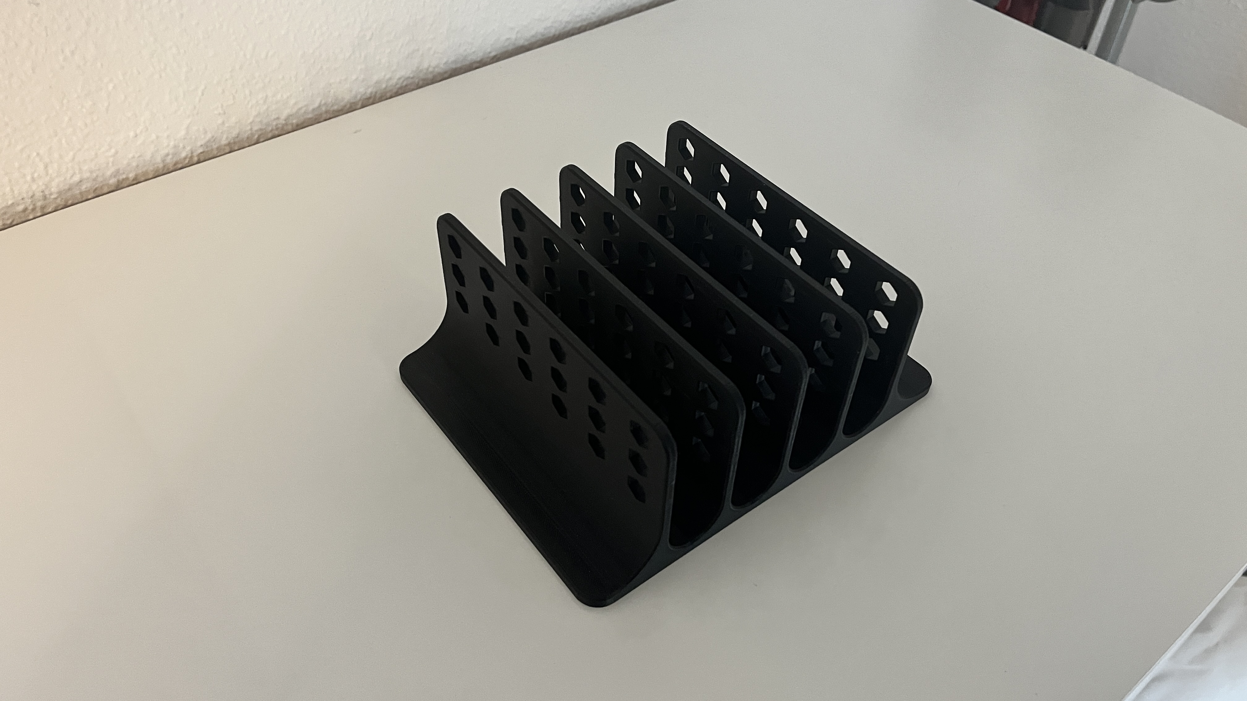 Miniatura 3 do modelo 3D Vertical Laptop & Tablet Stand