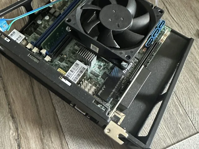 Supermicro X10SDV-4C-TLN2F 80mm fan adapter