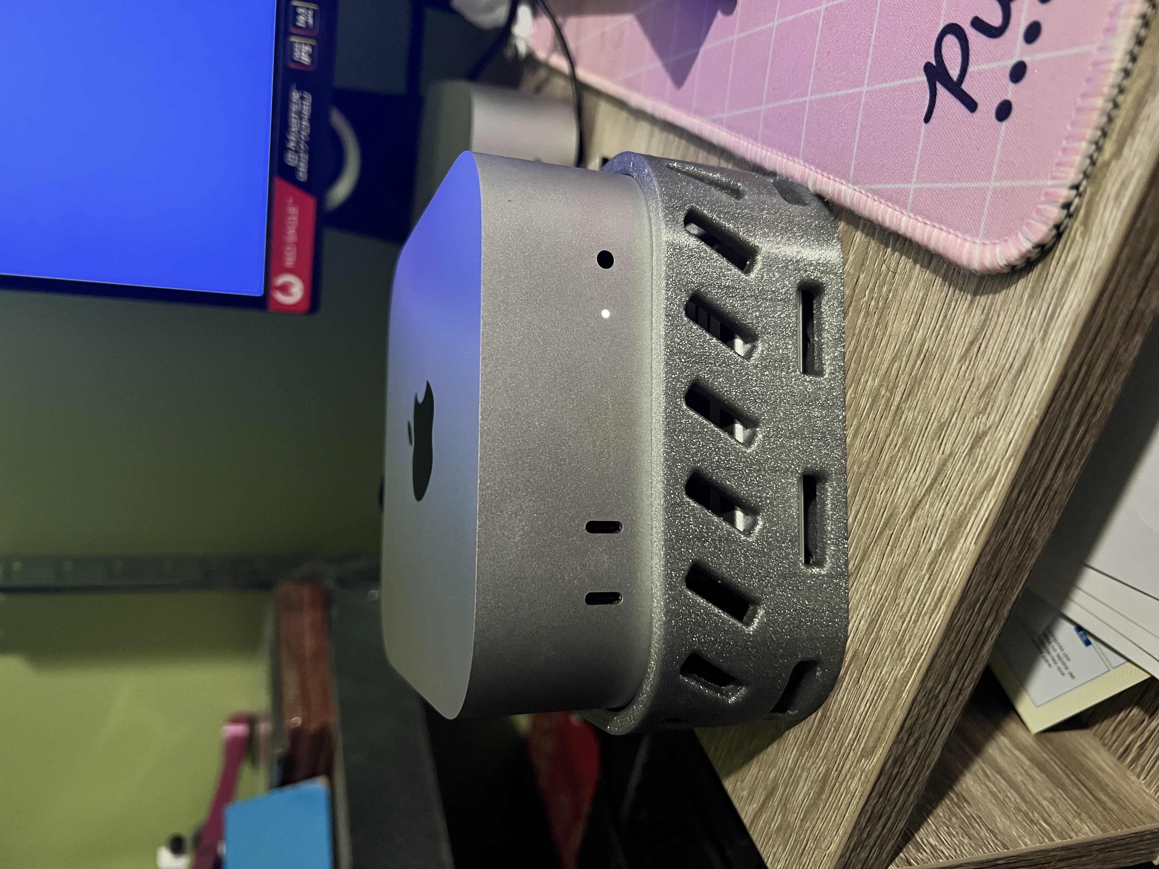 M4 Mini raiser/dock with holder for OWC Express 1M2 NVME