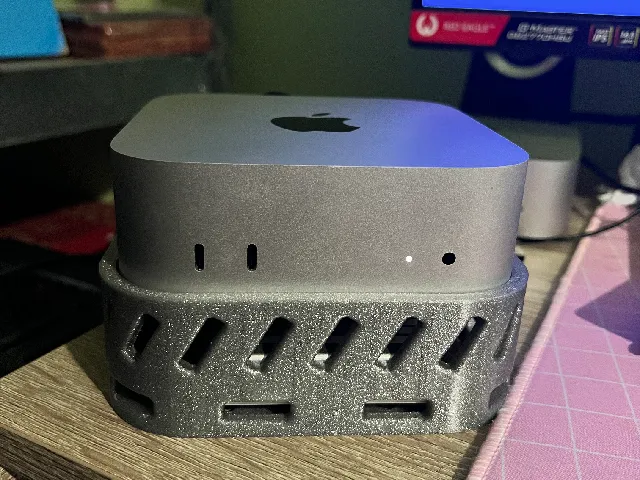 M4 Mini raiser/dock with holder for OWC Express 1M2 NVME