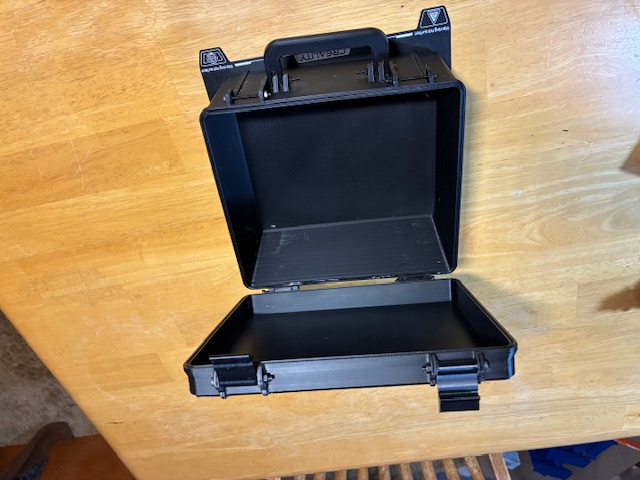 Larger Parametric Rugged Box with Handle