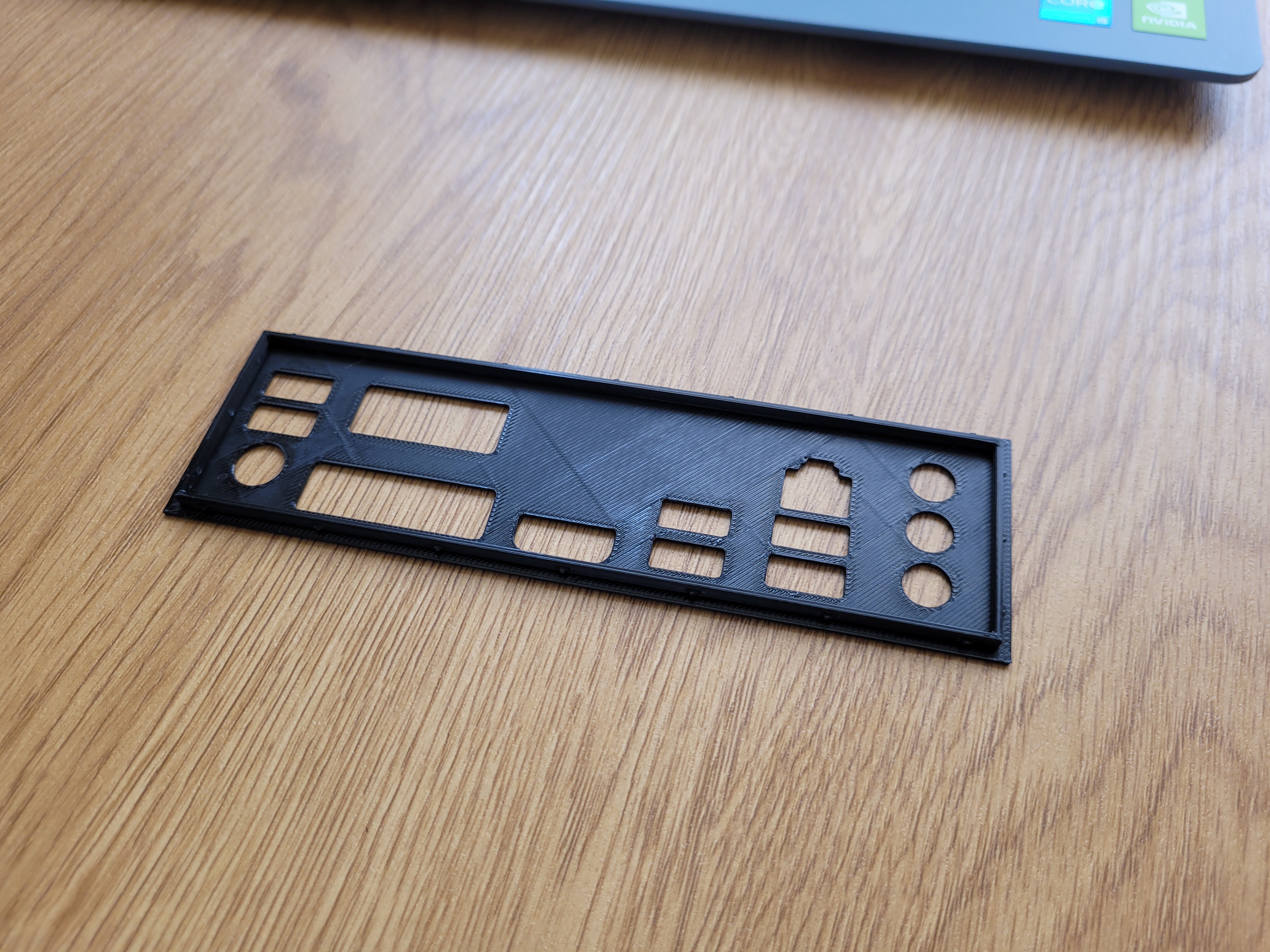 Gigabyte B250M-DS3H IO Shield