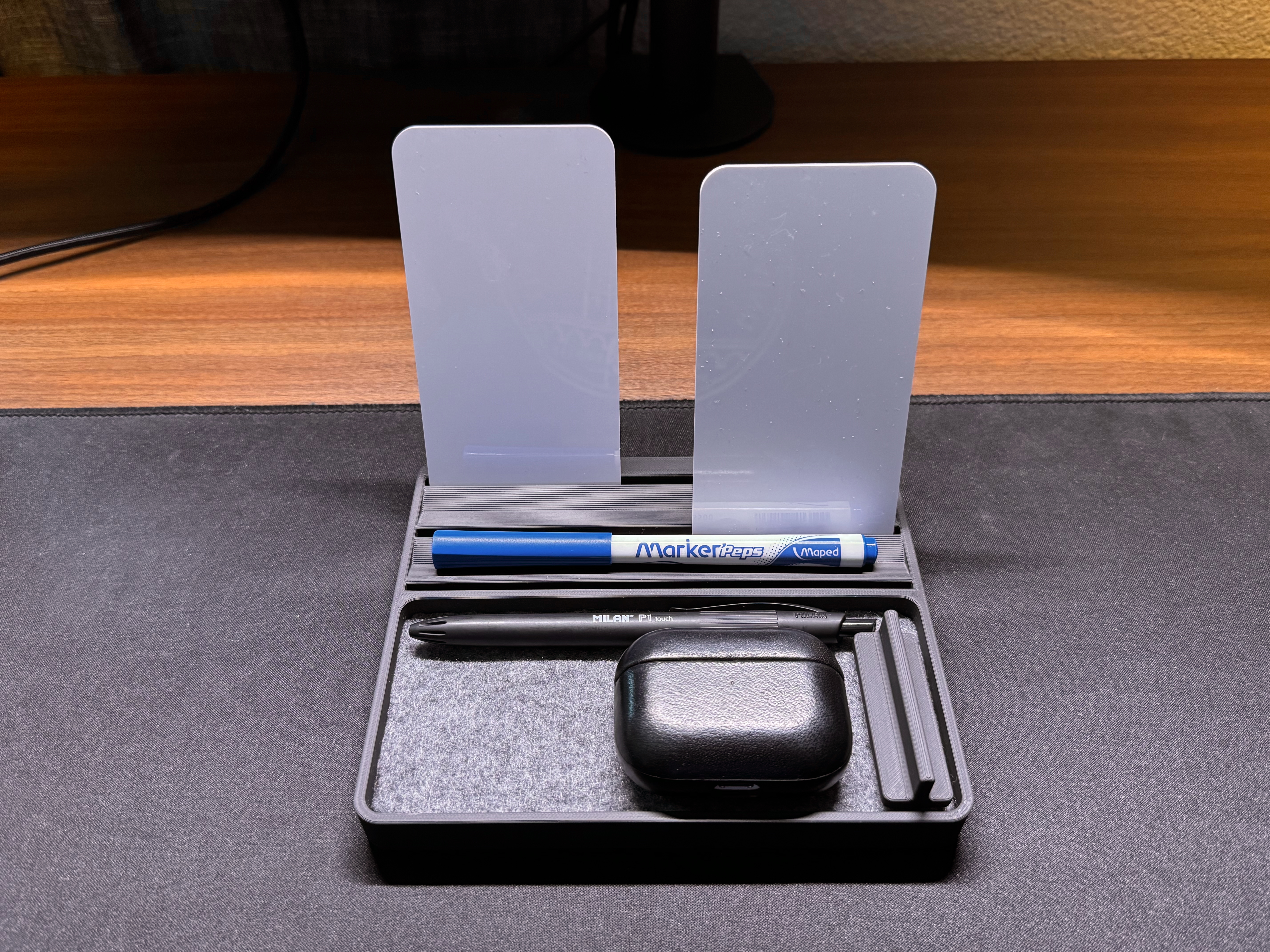 Reusable ToDo cards stand & felt items tray