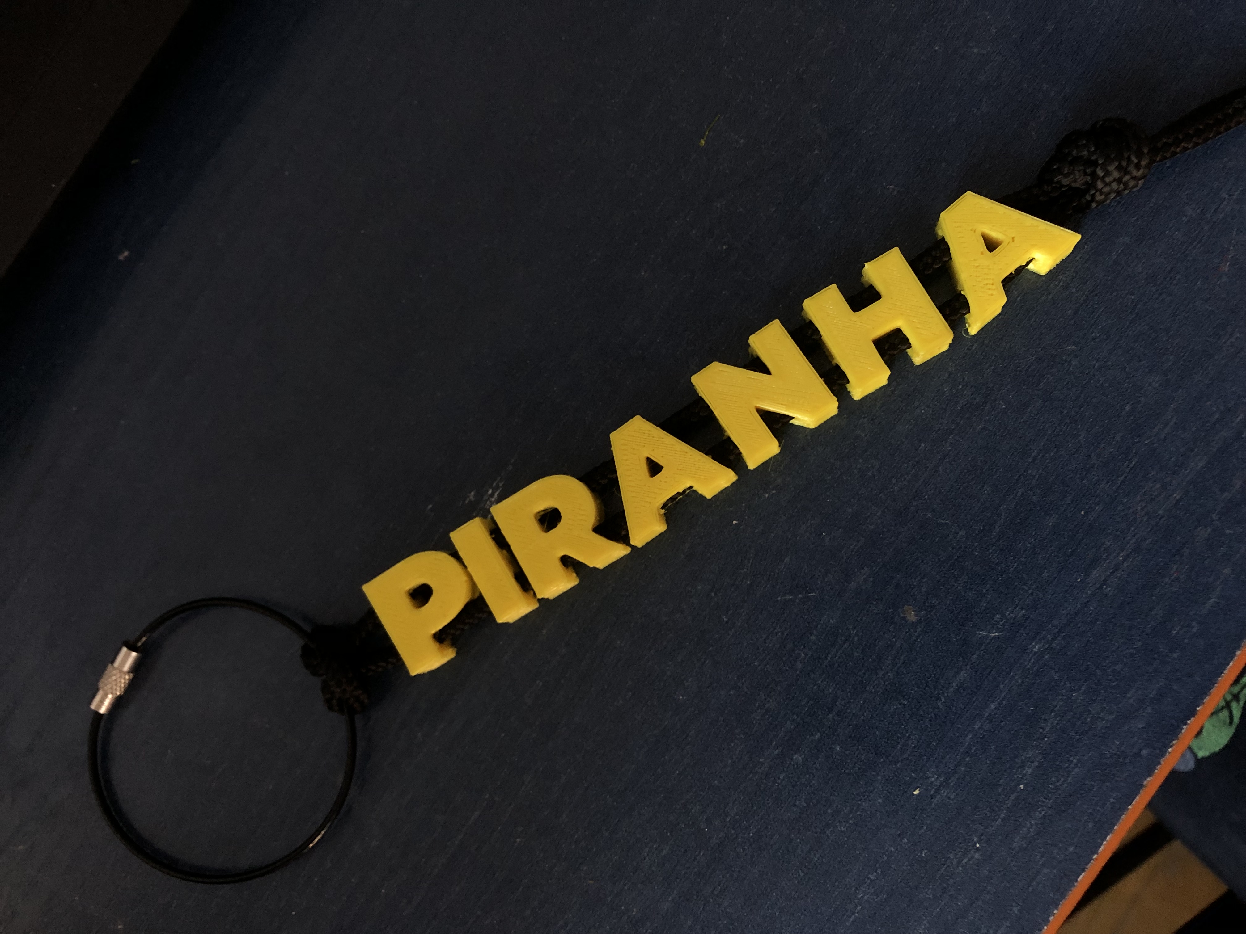 Keychain "PIRANHA"