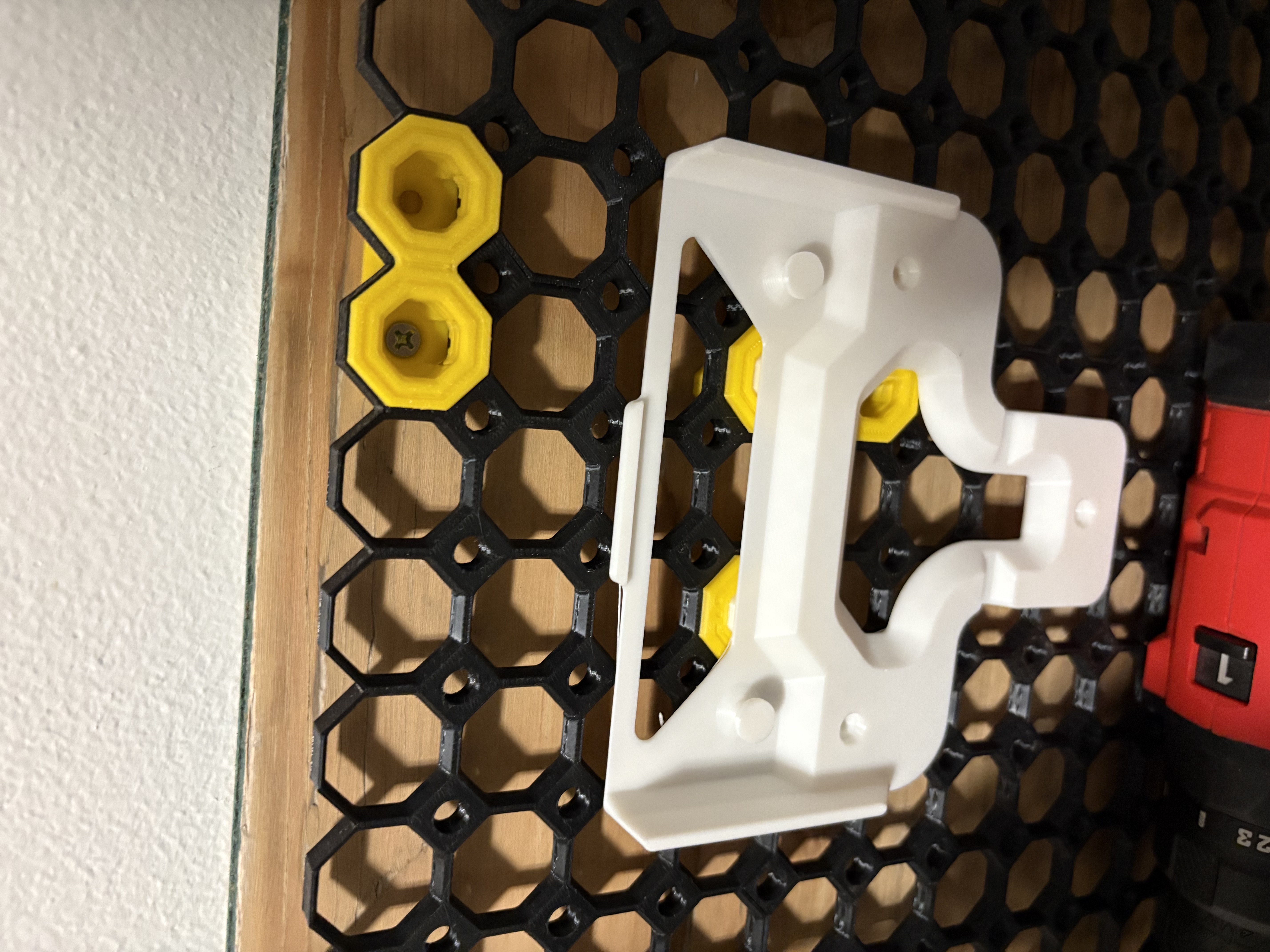 CM-20V-Charger_Wall_Mount + multiboard push-fit