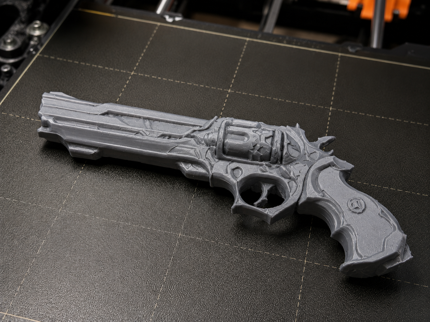 Revolver Sci‑Fi Ornamentale – Prop 3D ad Alta Definizione
