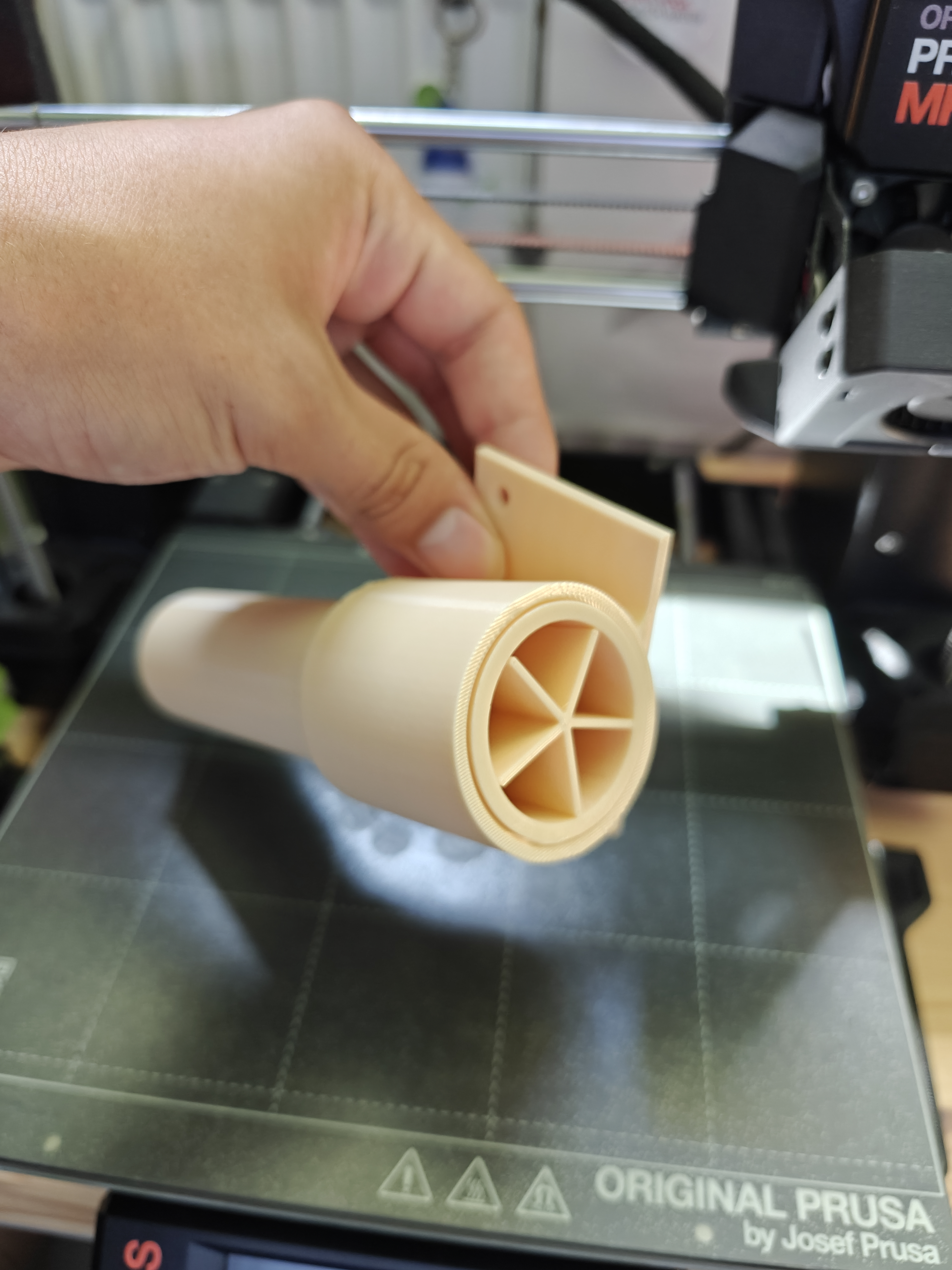 Miniatura 3 do modelo 3D Straw holder & dripper