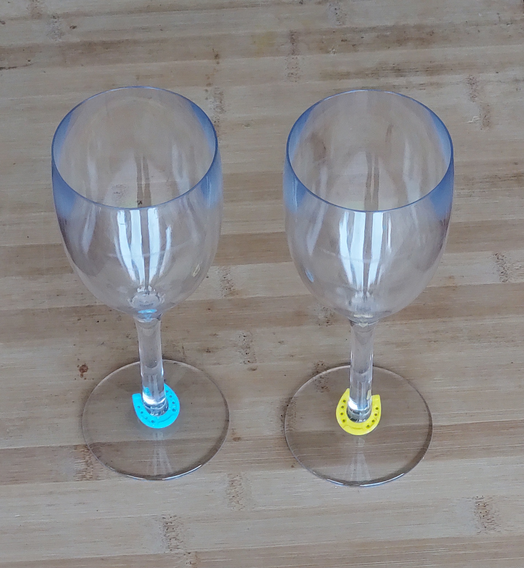 Horseshoe wine glass tag
