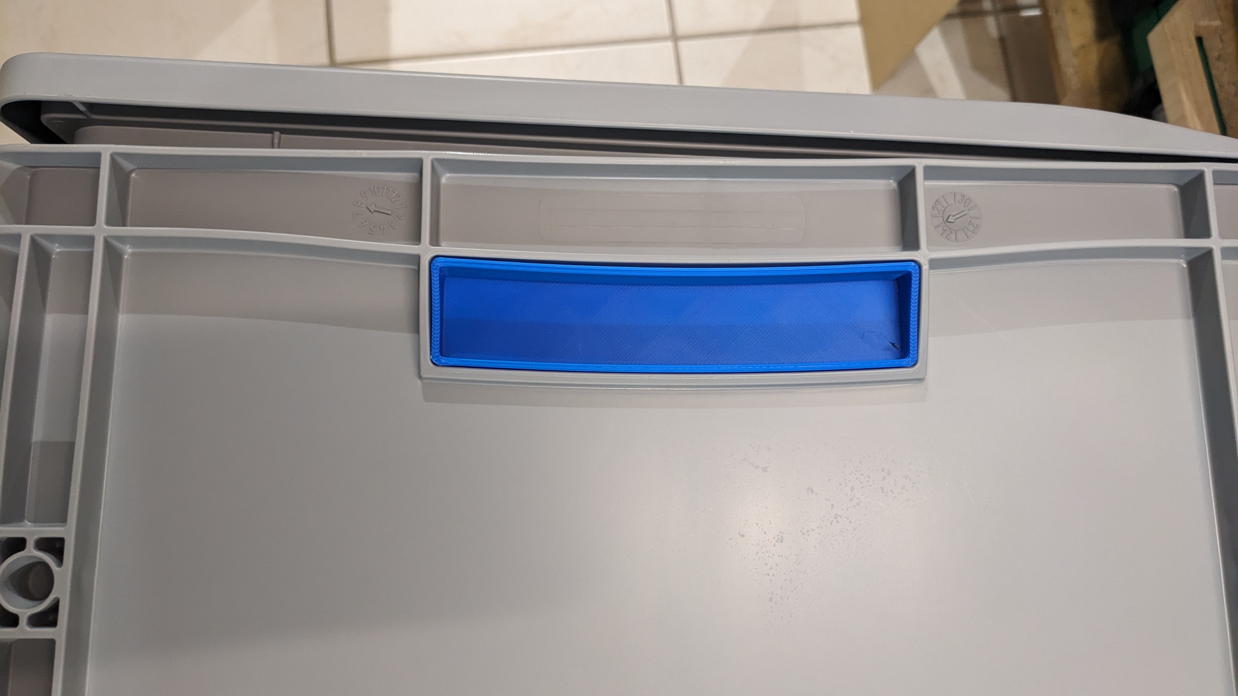 Griff Auer Eurobox