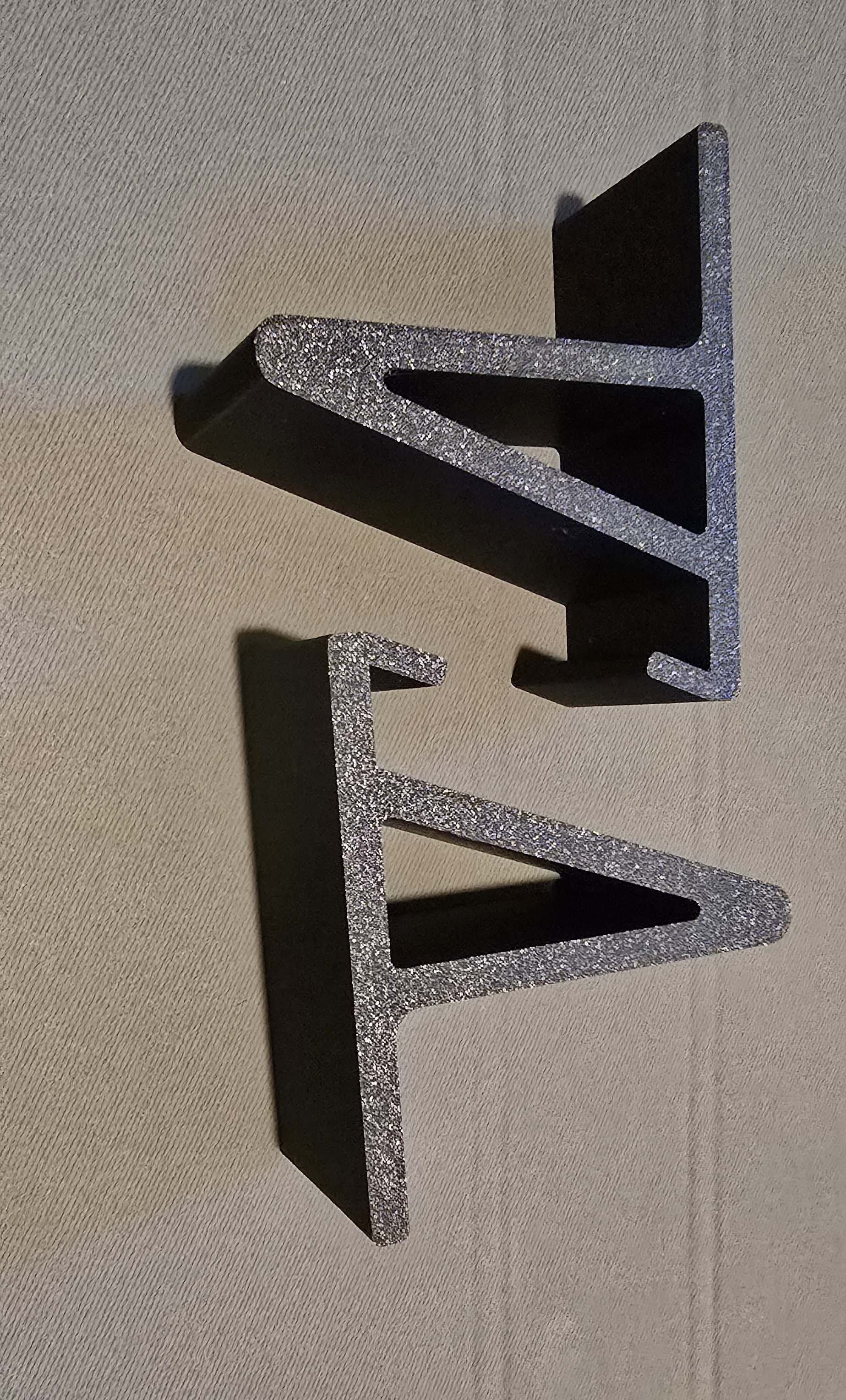 Tablet stands for a 15 inch monitor