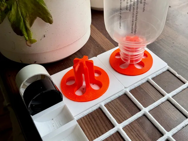 Gridfinity base for Sodastream bottle drying holder