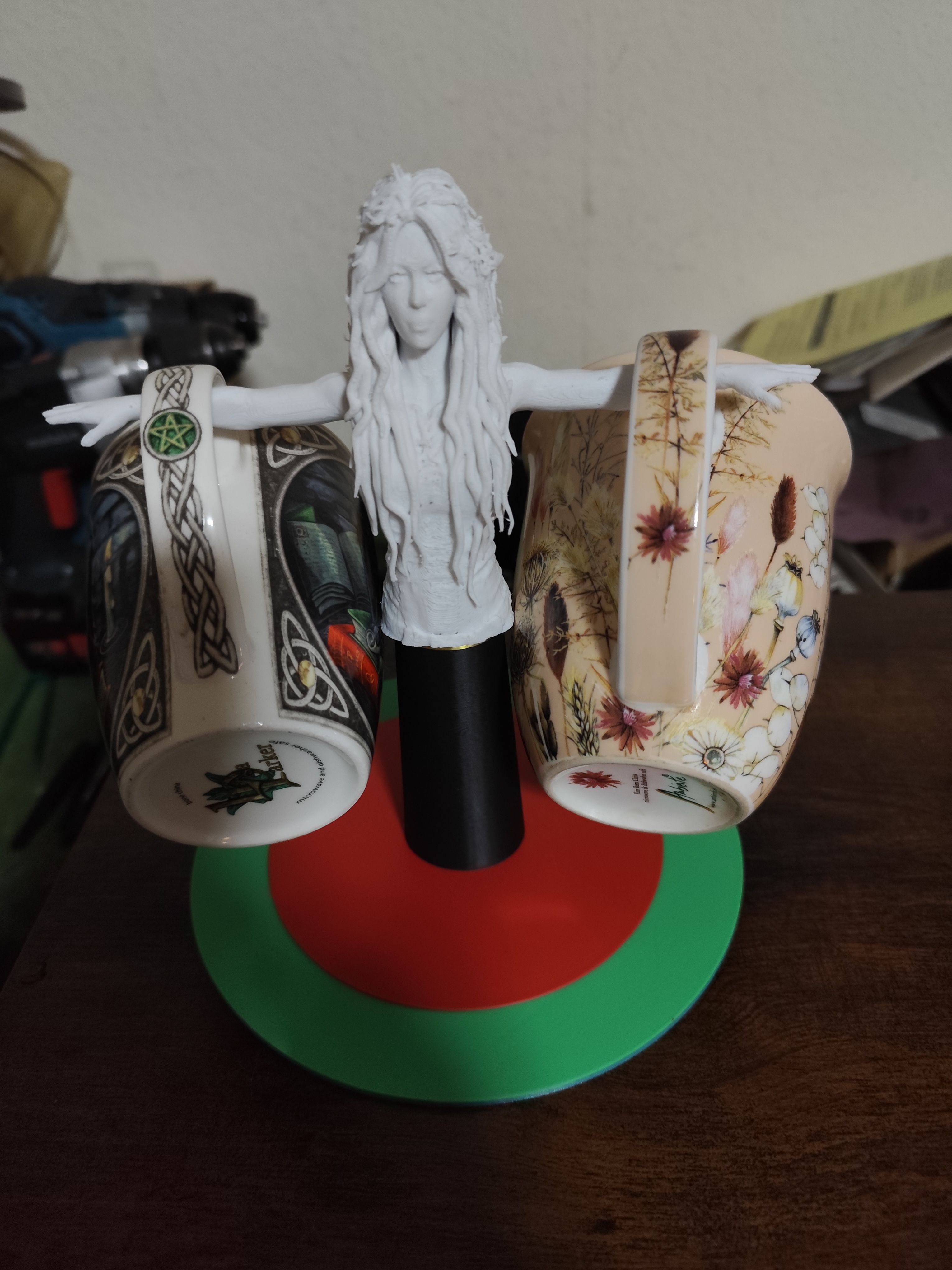 Miniatura 4 do modelo 3D two mug tree