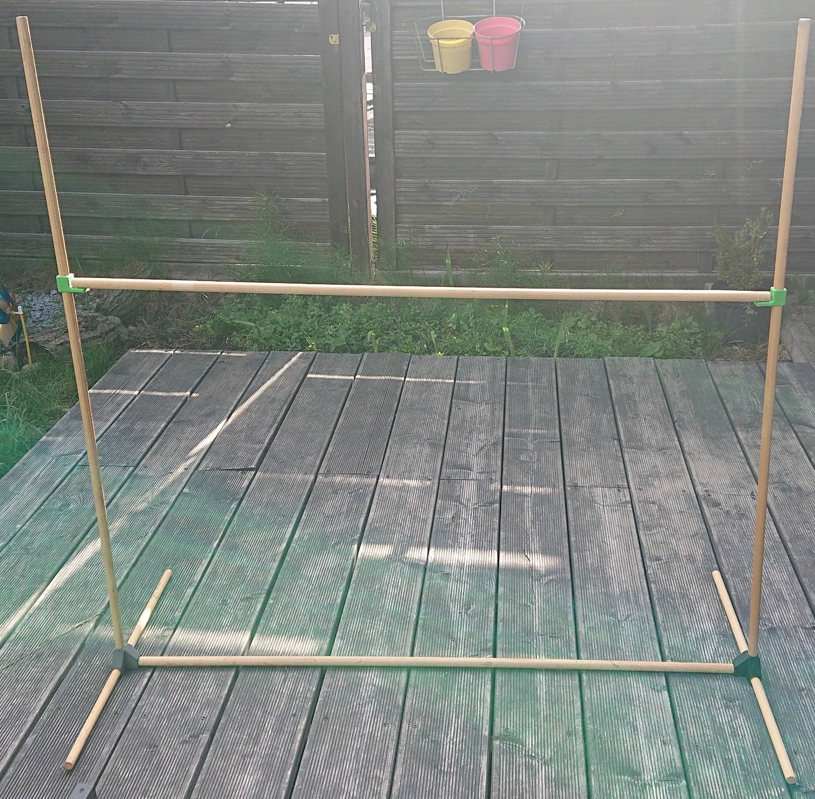 Adjustable hobby horse obstacle