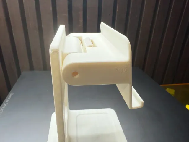 Adjustable iPad/tablet stand