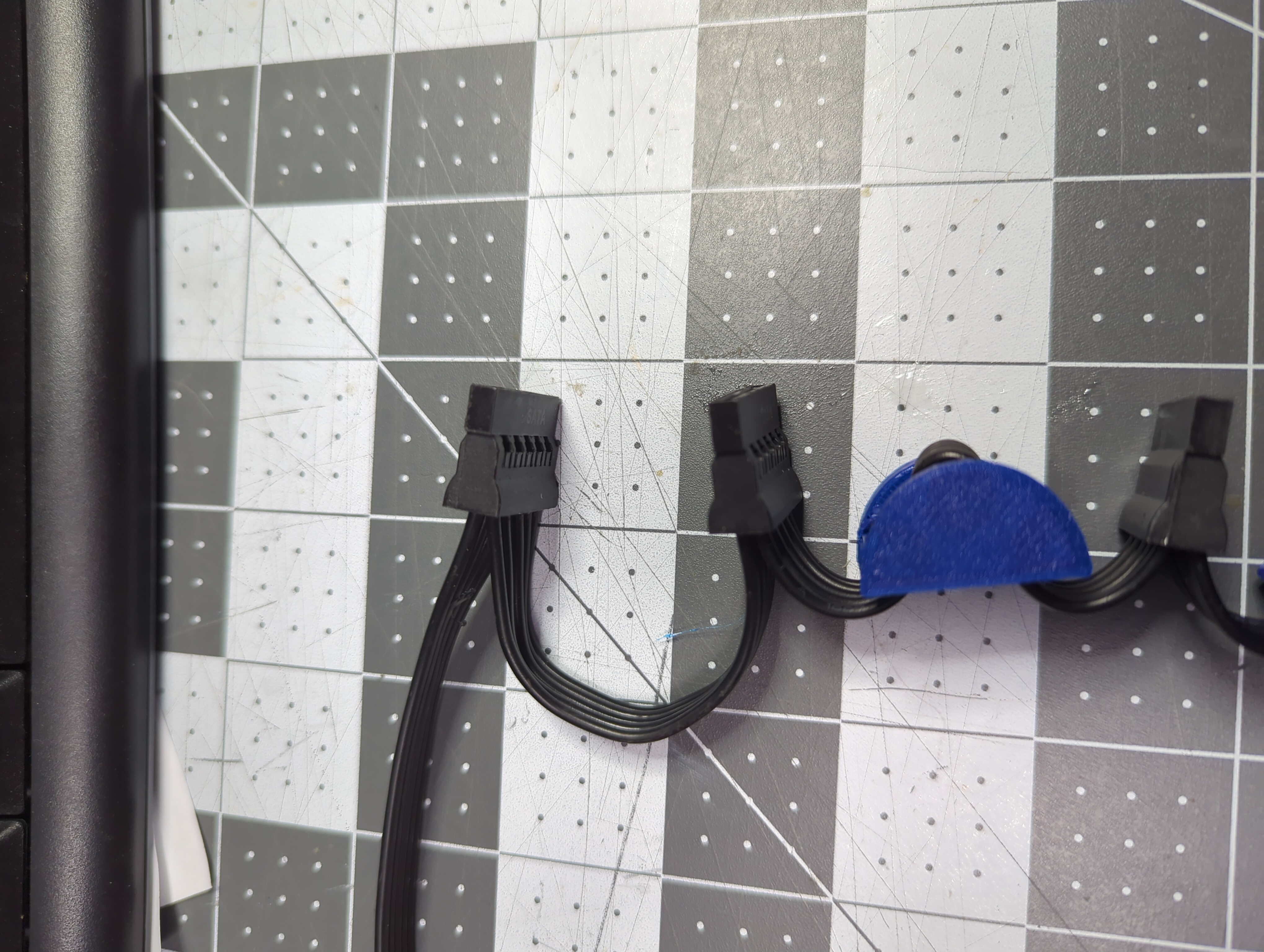 SATA Power Extension Cable Management