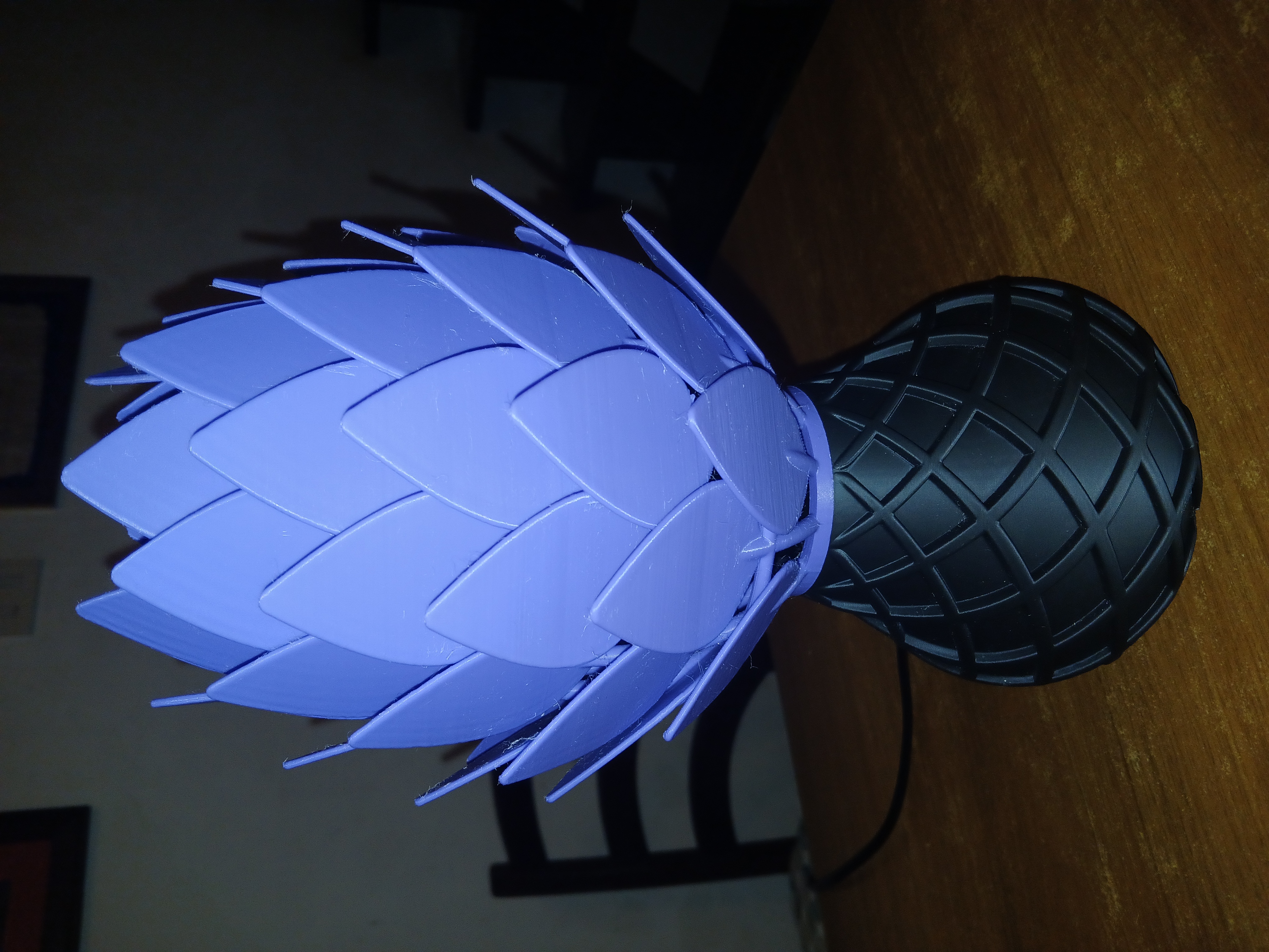 Lamp with floral shape — miniatura 6
