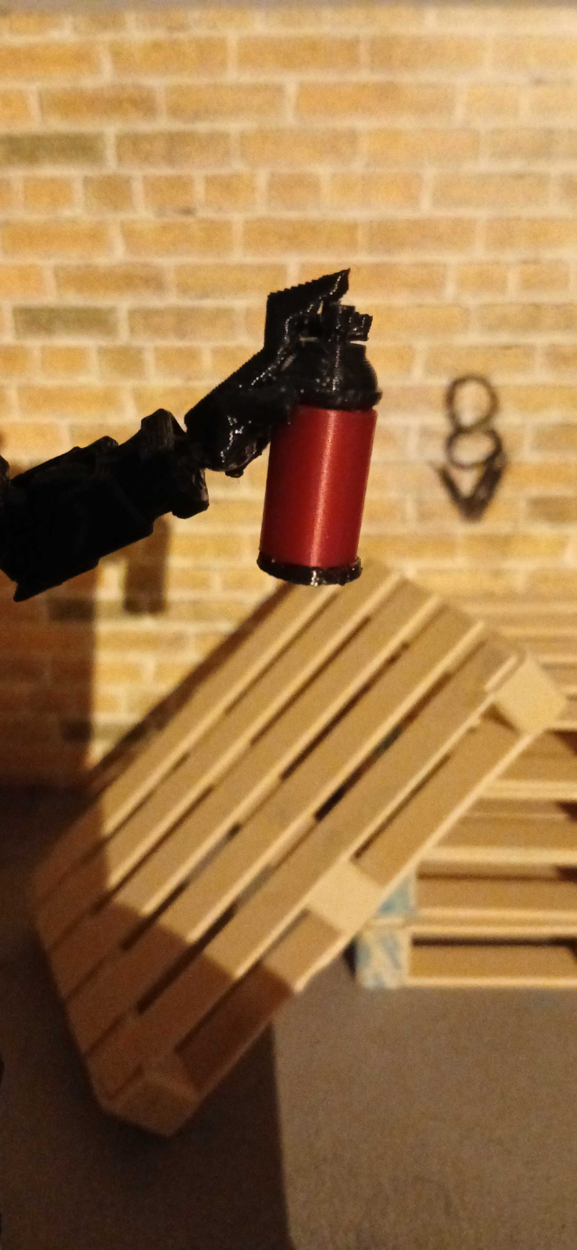 graffiti can — thumbnail 2
