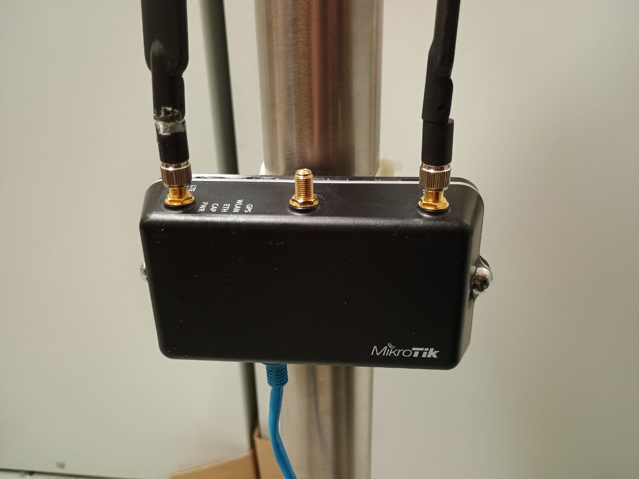 LtAP mini pipe mount