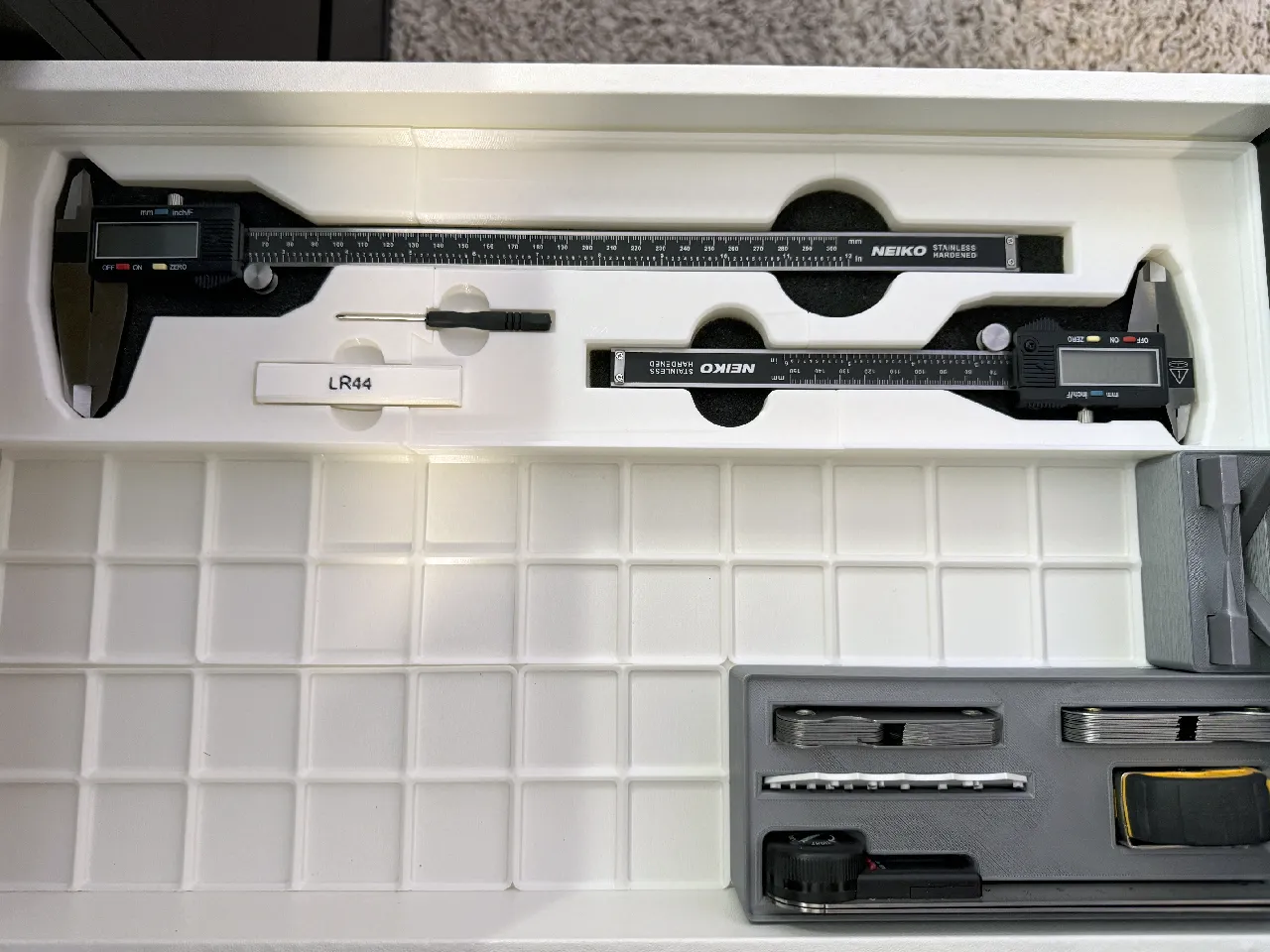 Gridfinity Duel NEIKO Digital Caliper Storage by codysechelski
