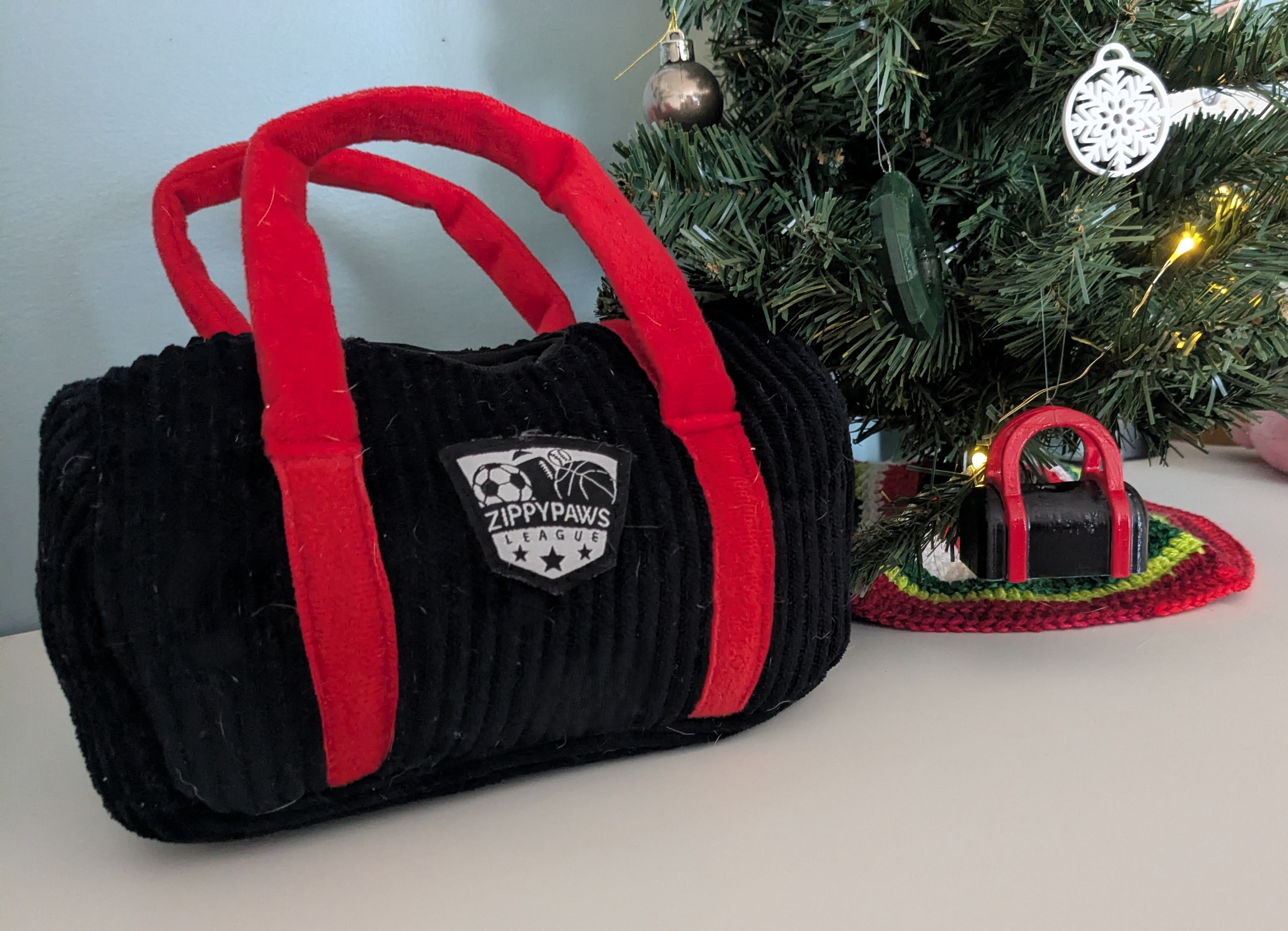Miniature Zippy Paws Sport Bag Model