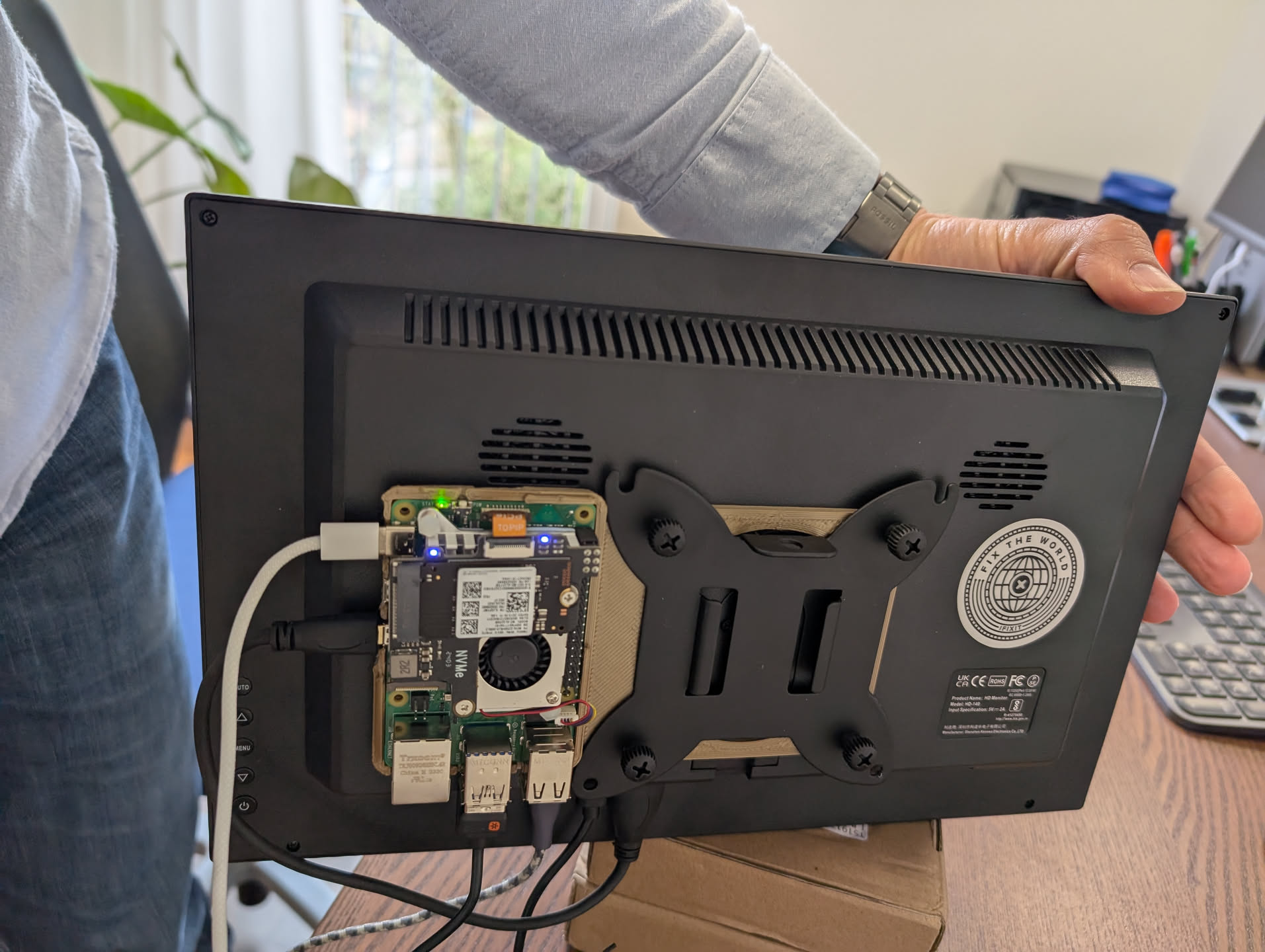 Raspberry Pi 5 Case Snapfit on VESA 75mm mount