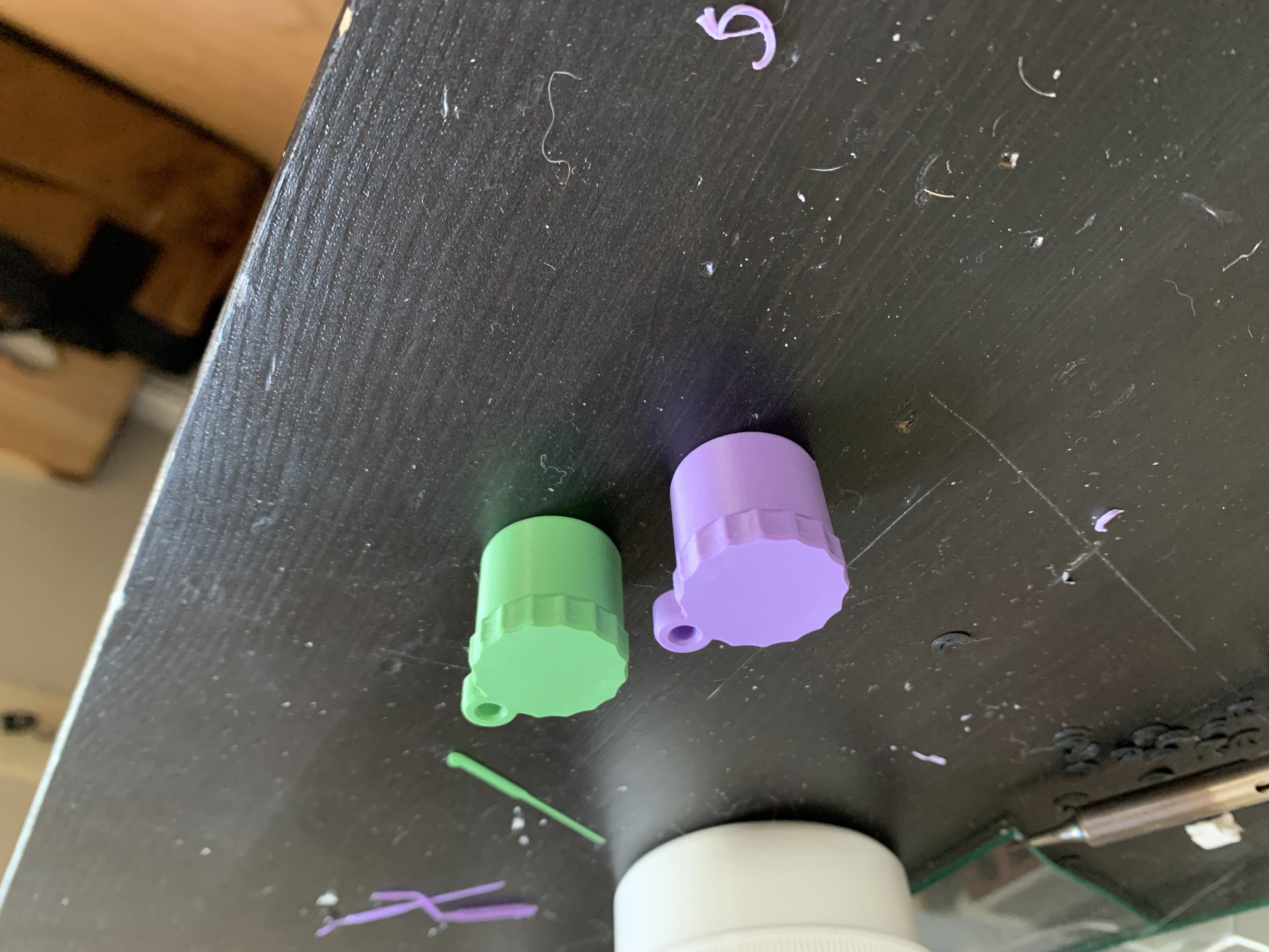 Keychain hearing aid battery/pill case