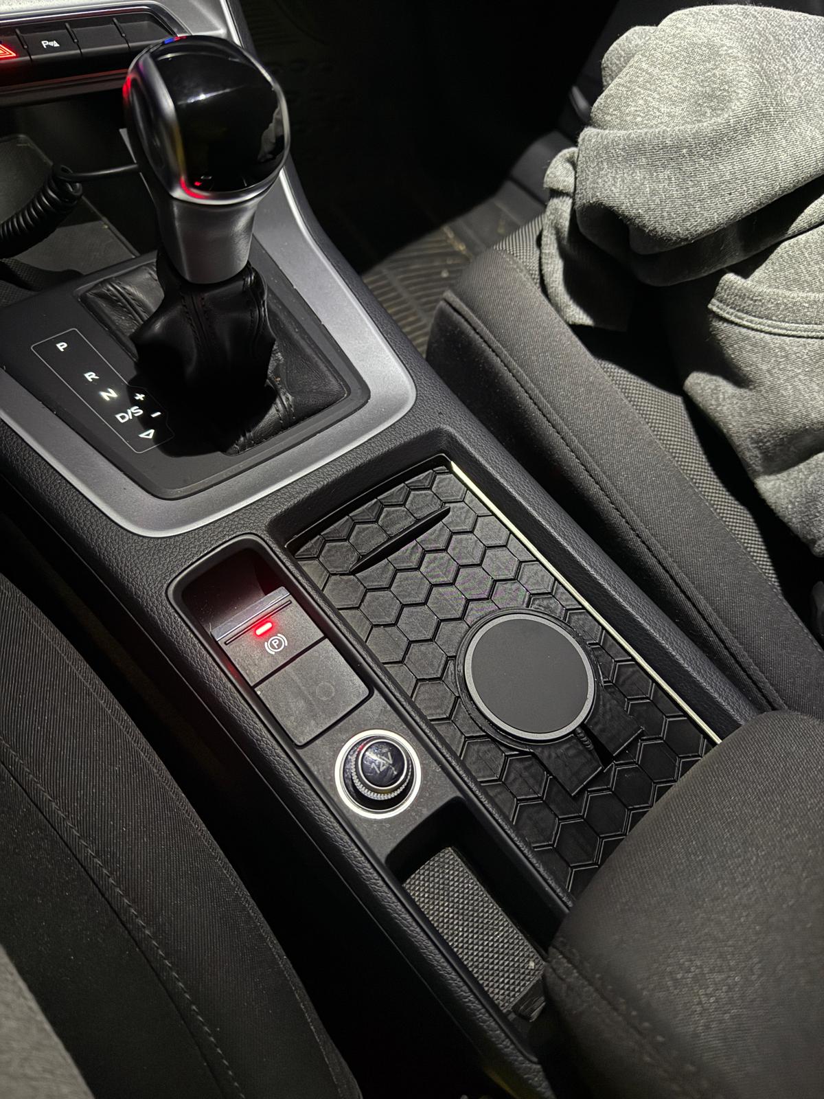Audi Q3 F3 - Cup Holder Top case with MagSafe Charger