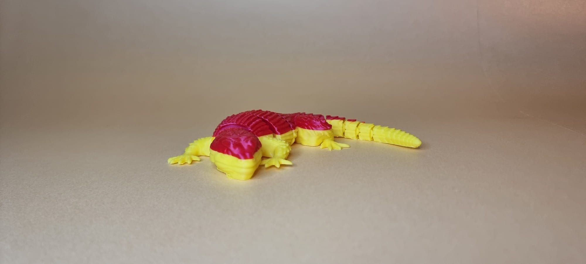 Articulated lizard