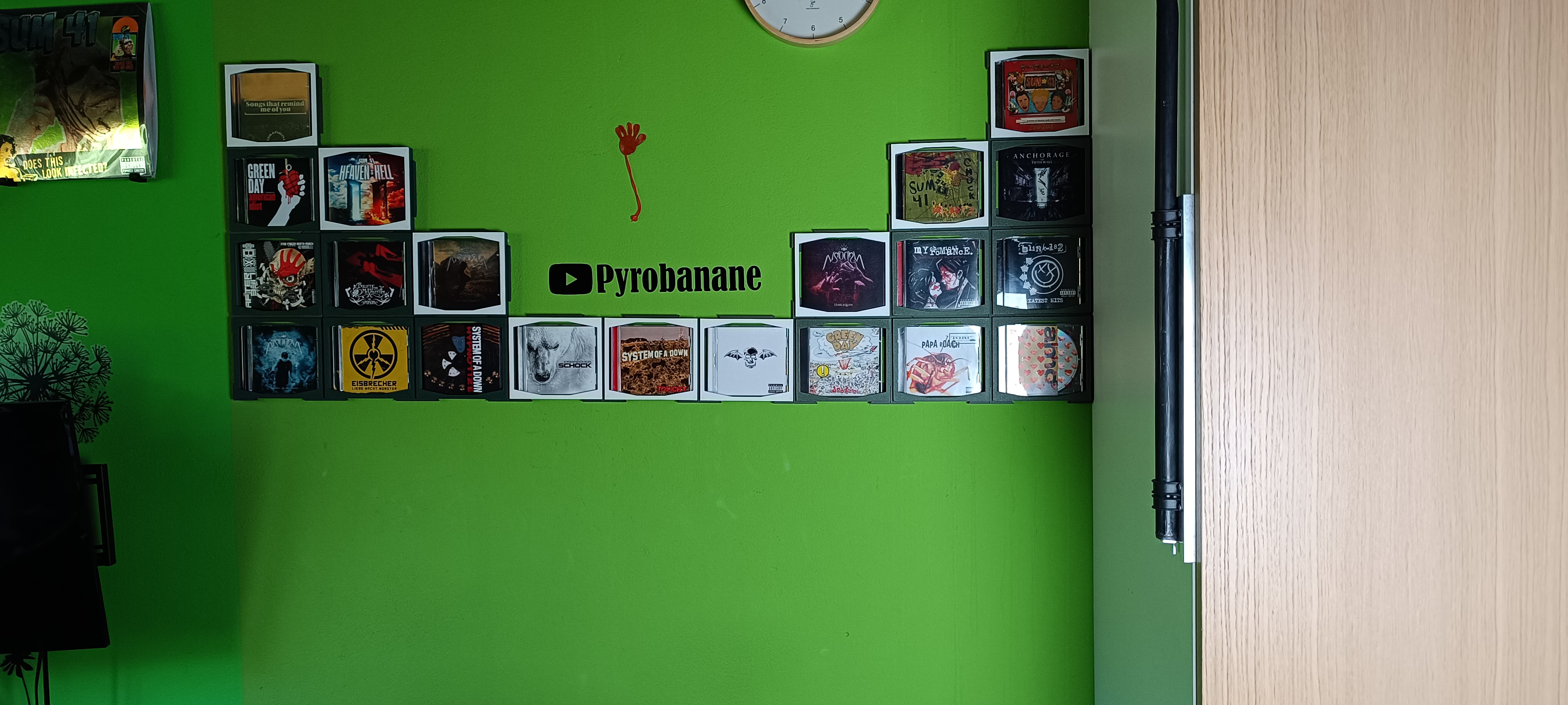 Miniatura 2 do modelo 3D Wall Mounted Modular CD Frames
