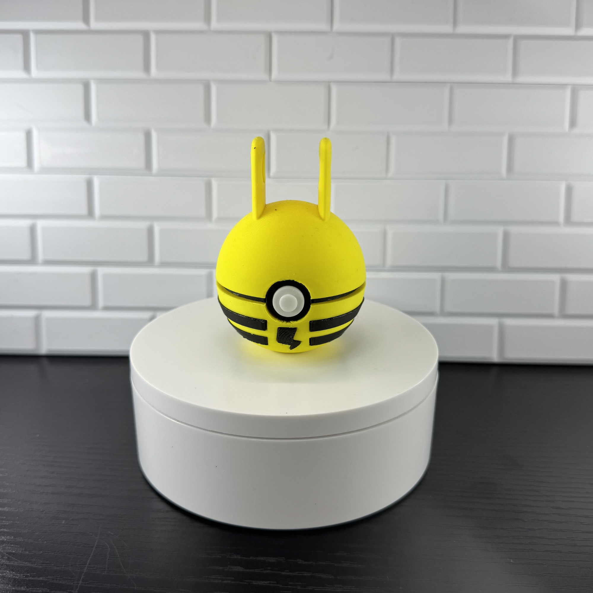 Elekid Pokeball