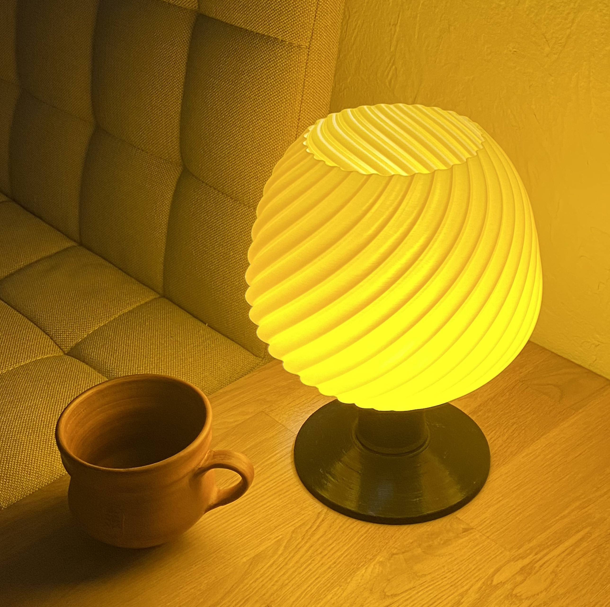 Twisted Ribbed Globe Lamp — miniatura 13