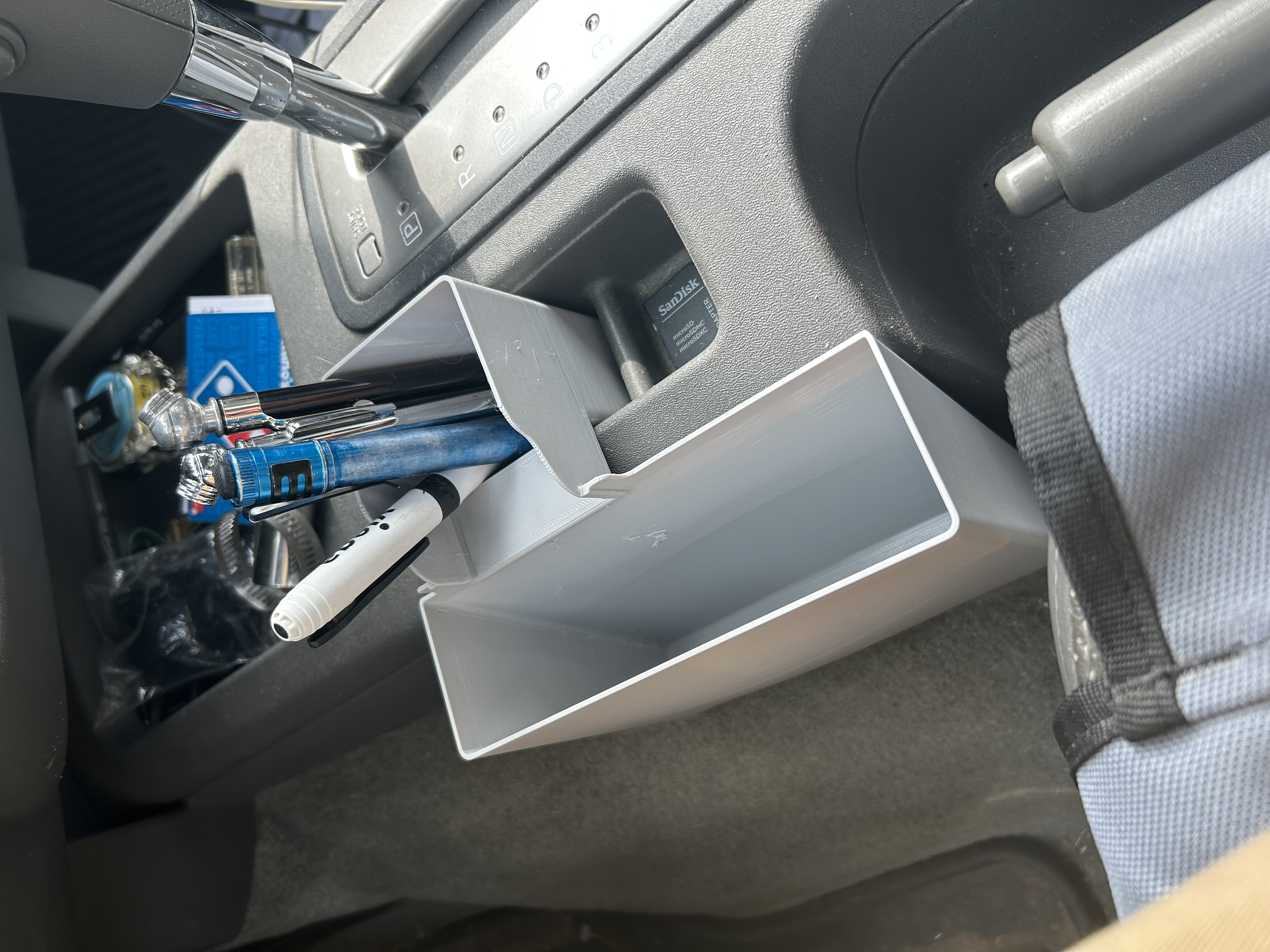 Not Defteri Bin Nissan Frontier (Sadece Plastik Aparattır!!!)